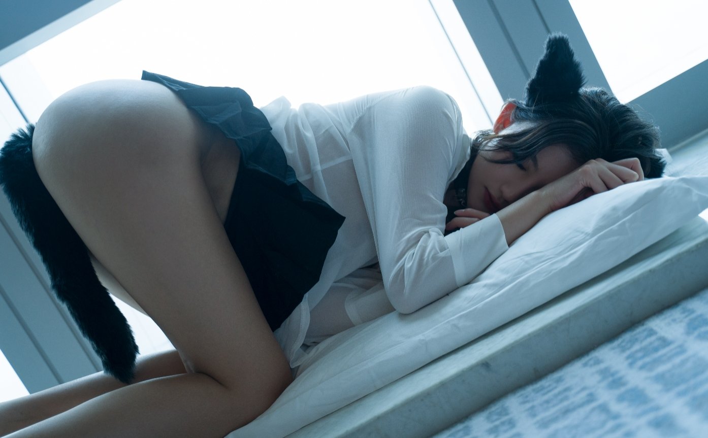 A Zhu '애널 플러그 캣걸' 코스프레 화보