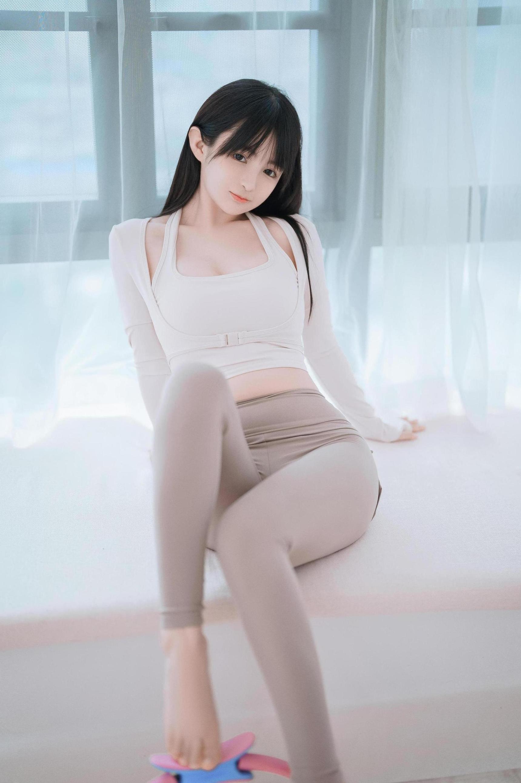Sakurai Ning Ning - Yoga Girl