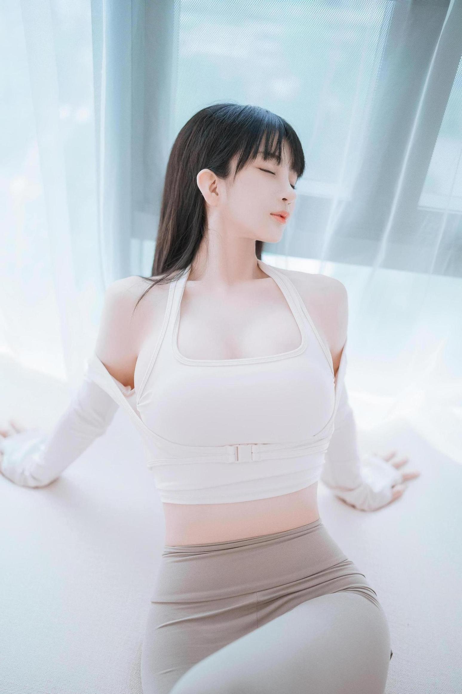 Sakurai Ning Ning - Cô gái Yoga