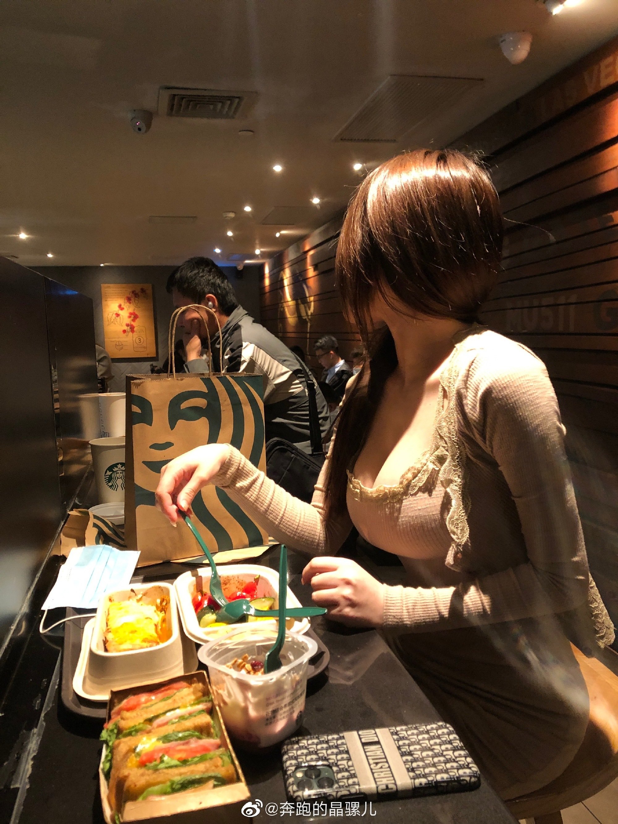 走るシンルオーのウェイボー雑図