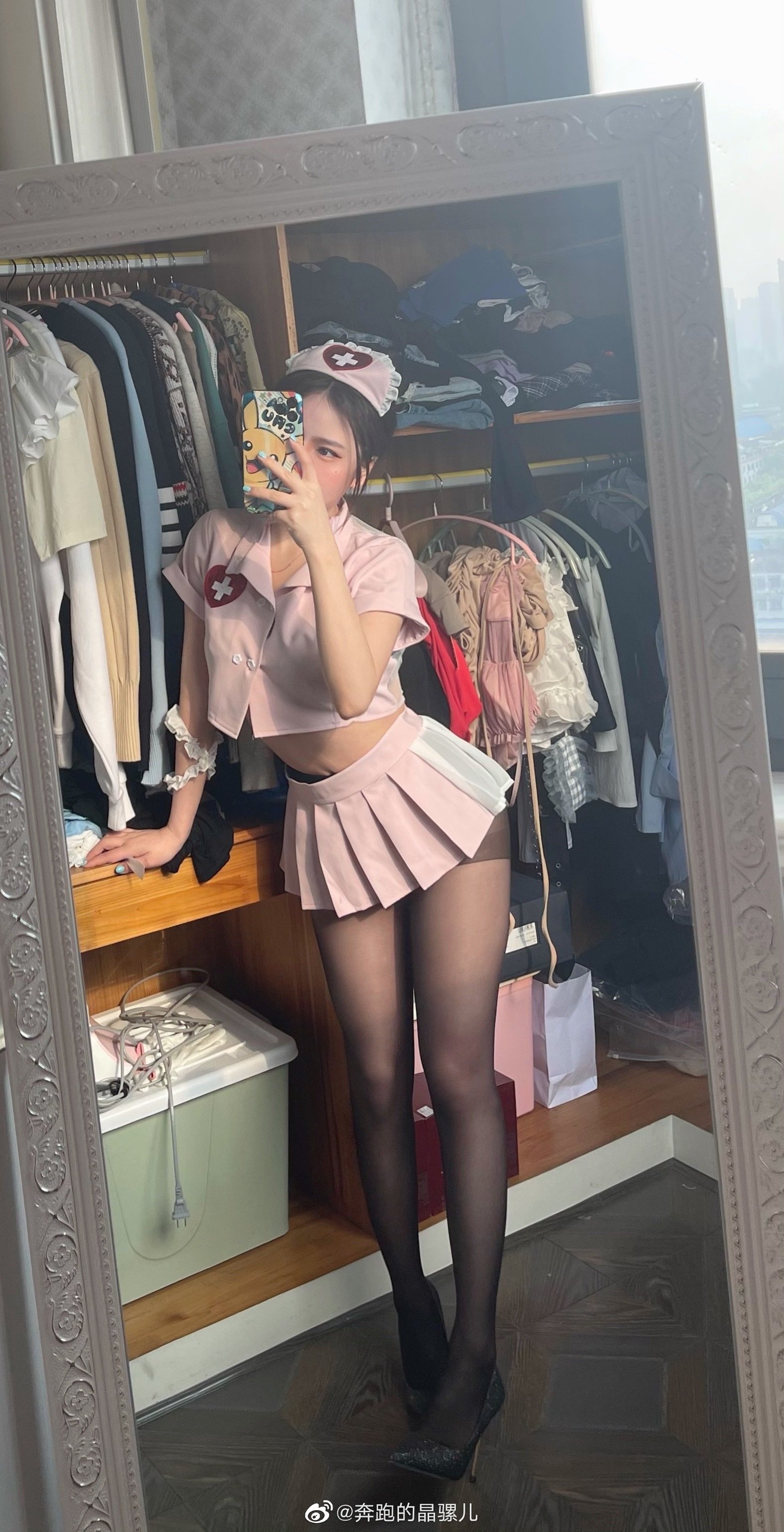 ภาพวิ่งของจิงลั่วเอ๋อในเว่ยป๋อแบบผสม