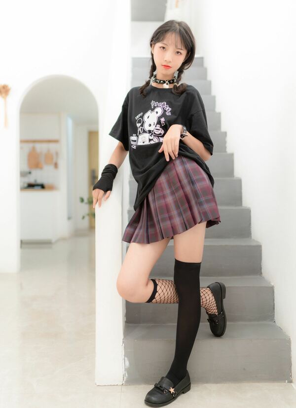 หวังฮงลอลี่-ซี瓜สาว-01