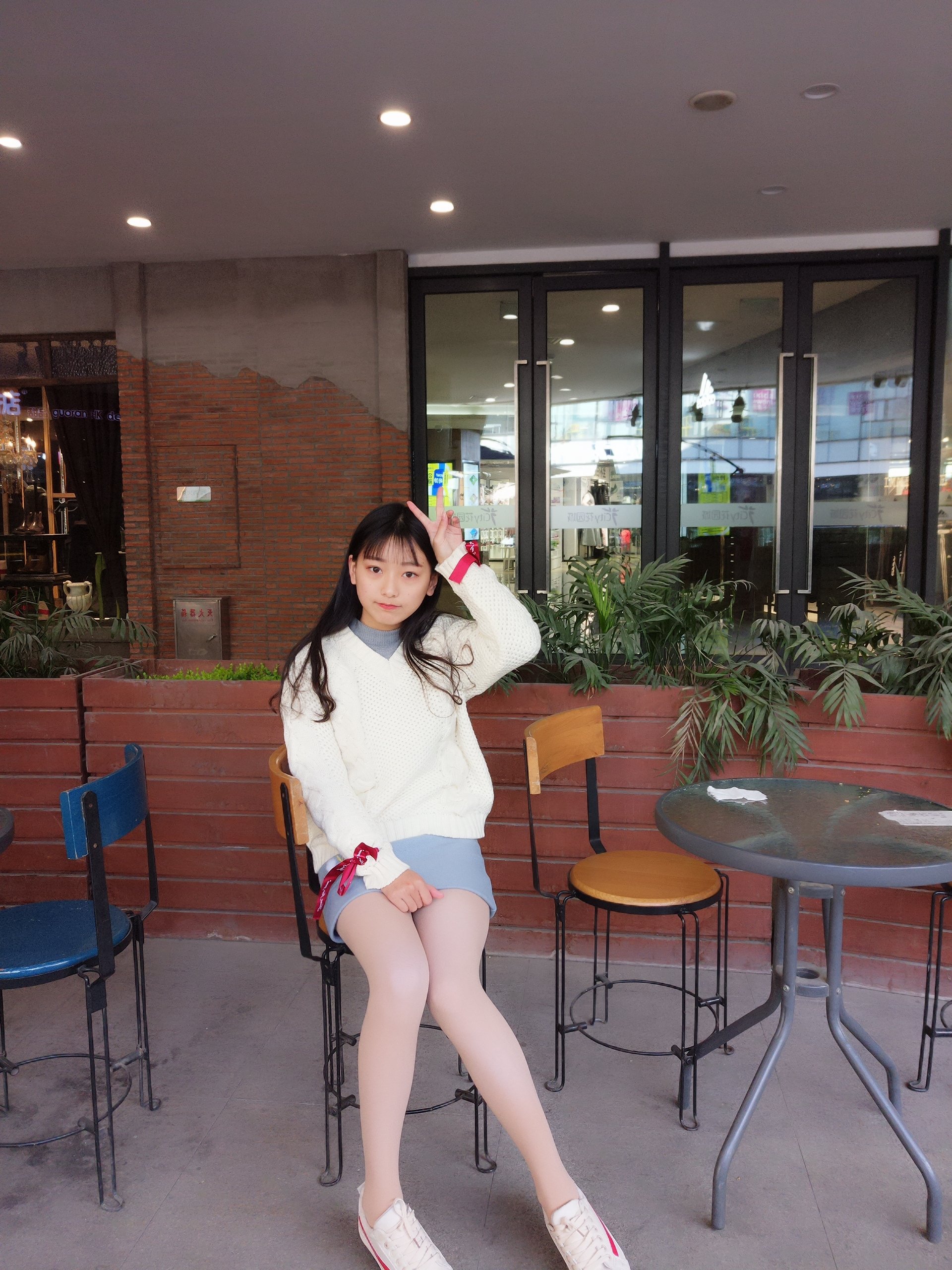 เบย์เบย์ - ถุงน่องแดงขาว