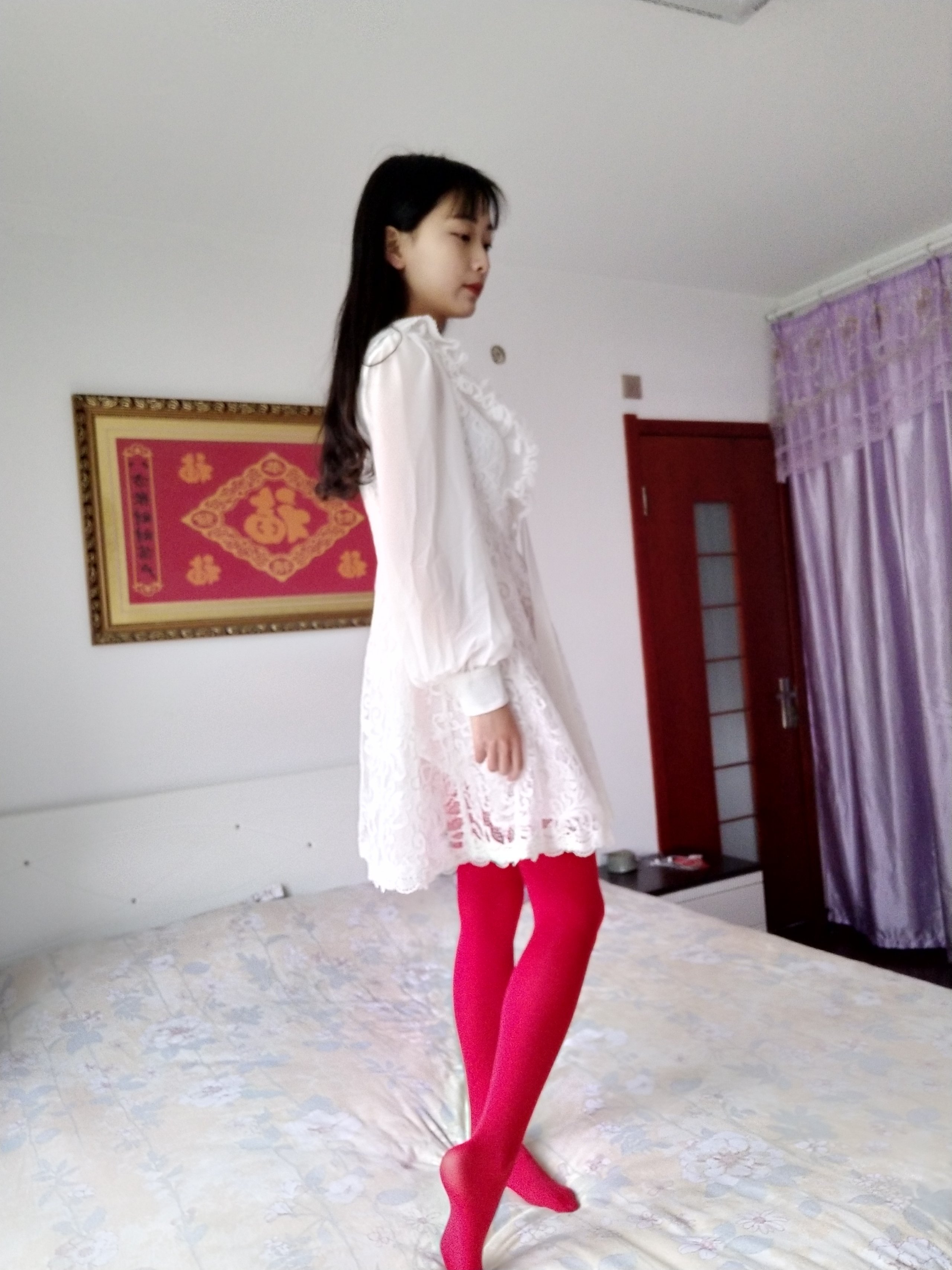 เบย์เบย์ - ถุงน่องแดงขาว