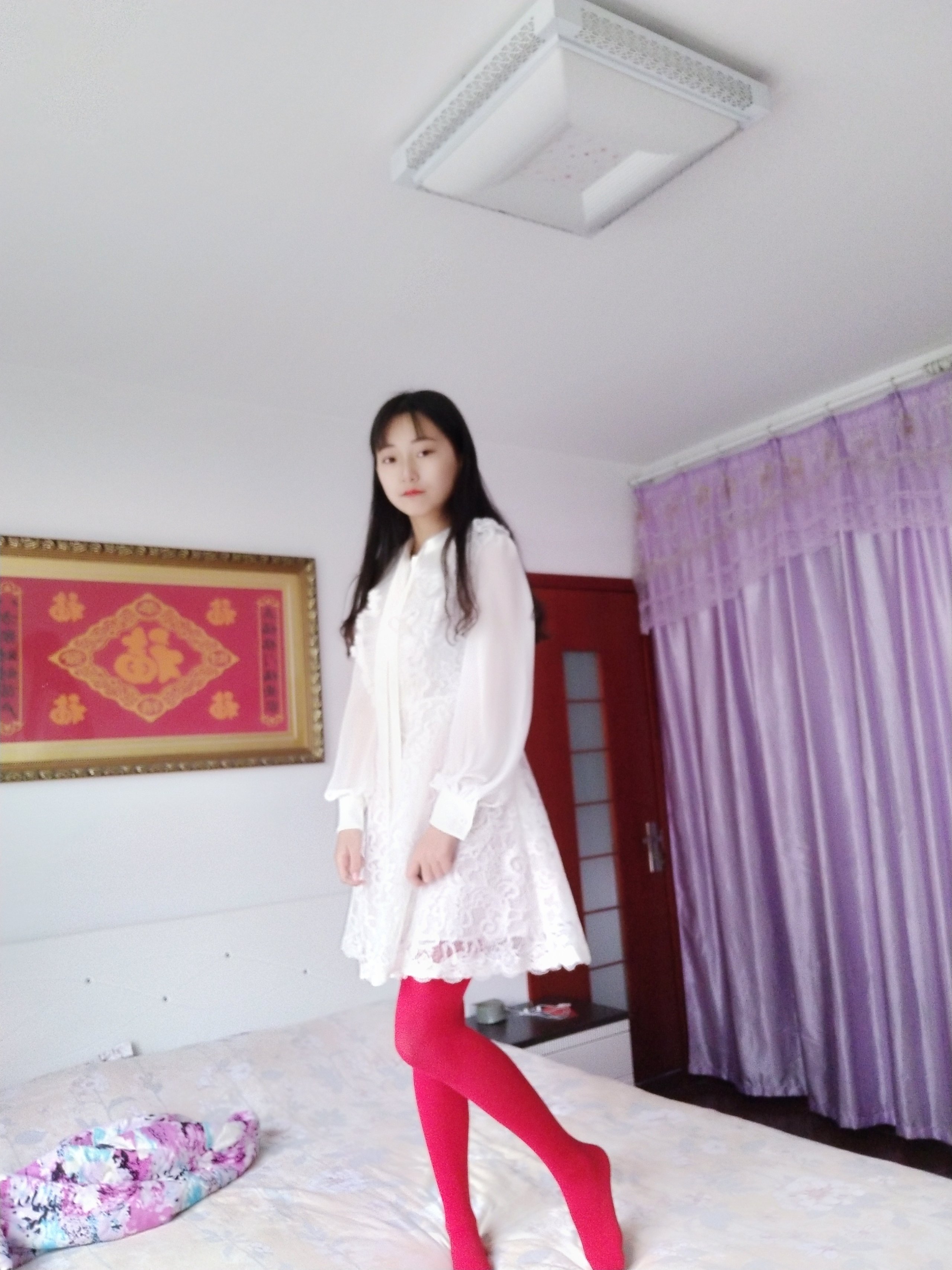 เบย์เบย์ - ถุงน่องแดงขาว