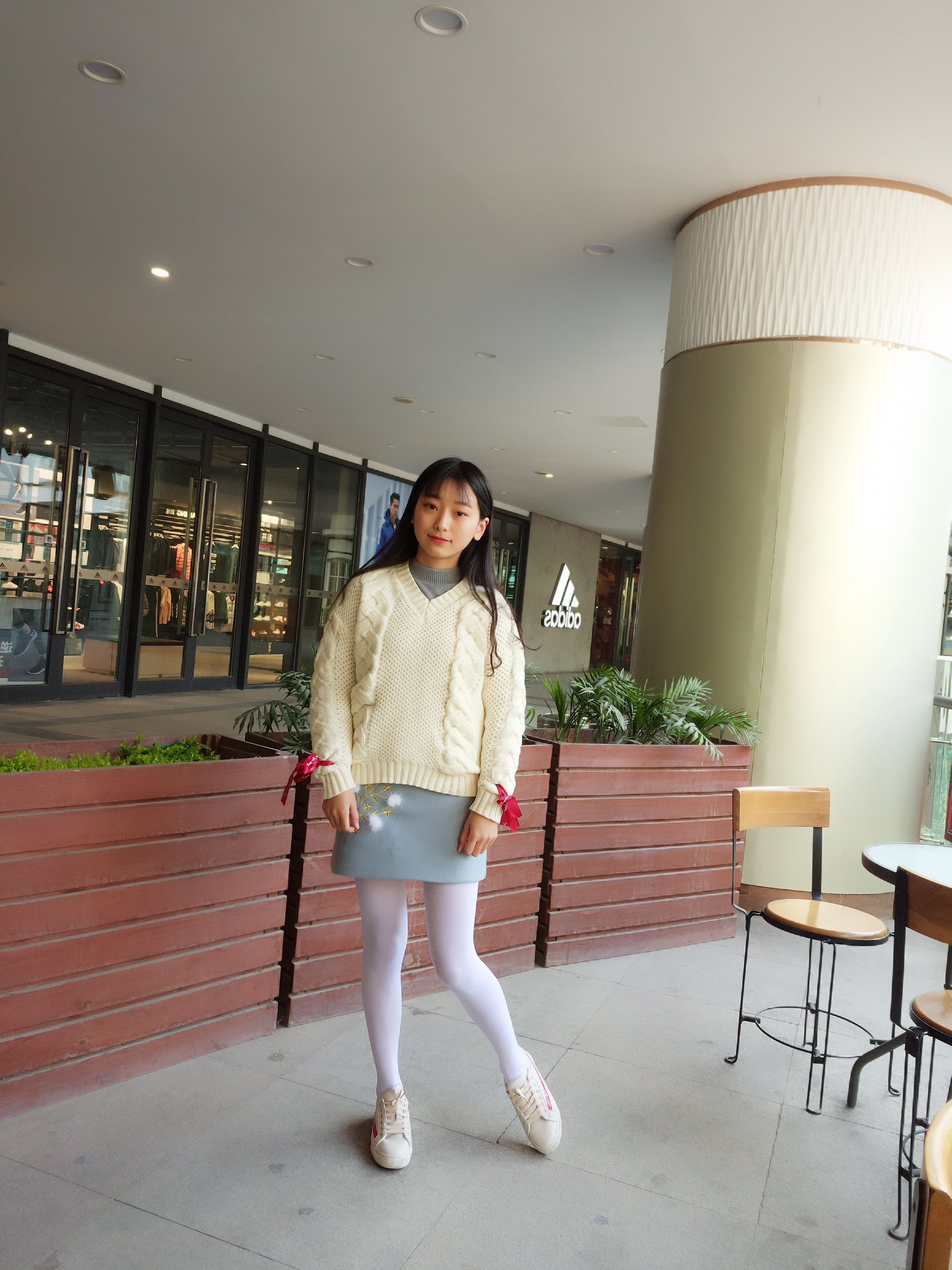 เบย์เบย์ - ถุงน่องแดงขาว