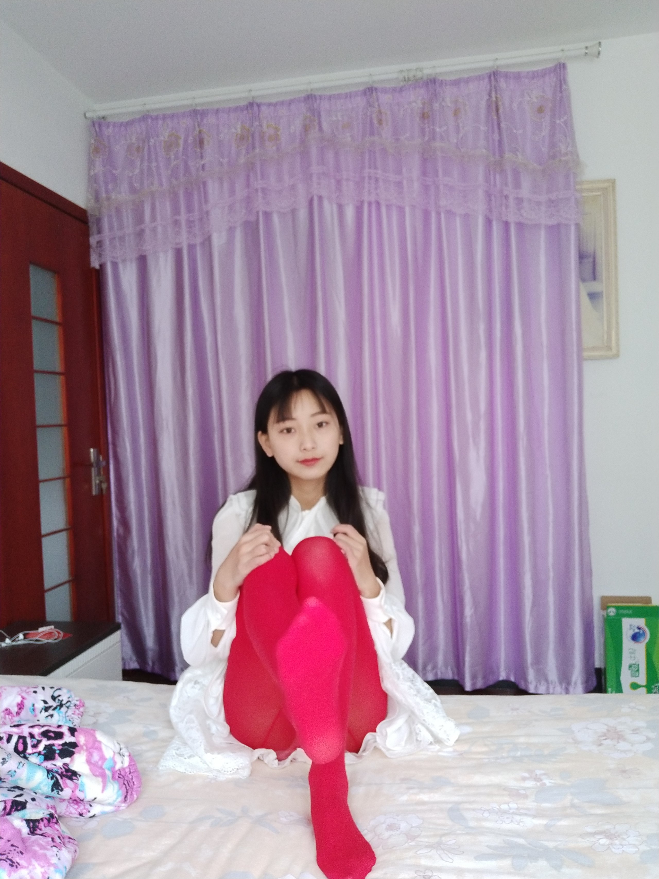 Bei Bei - Red and White Stockings