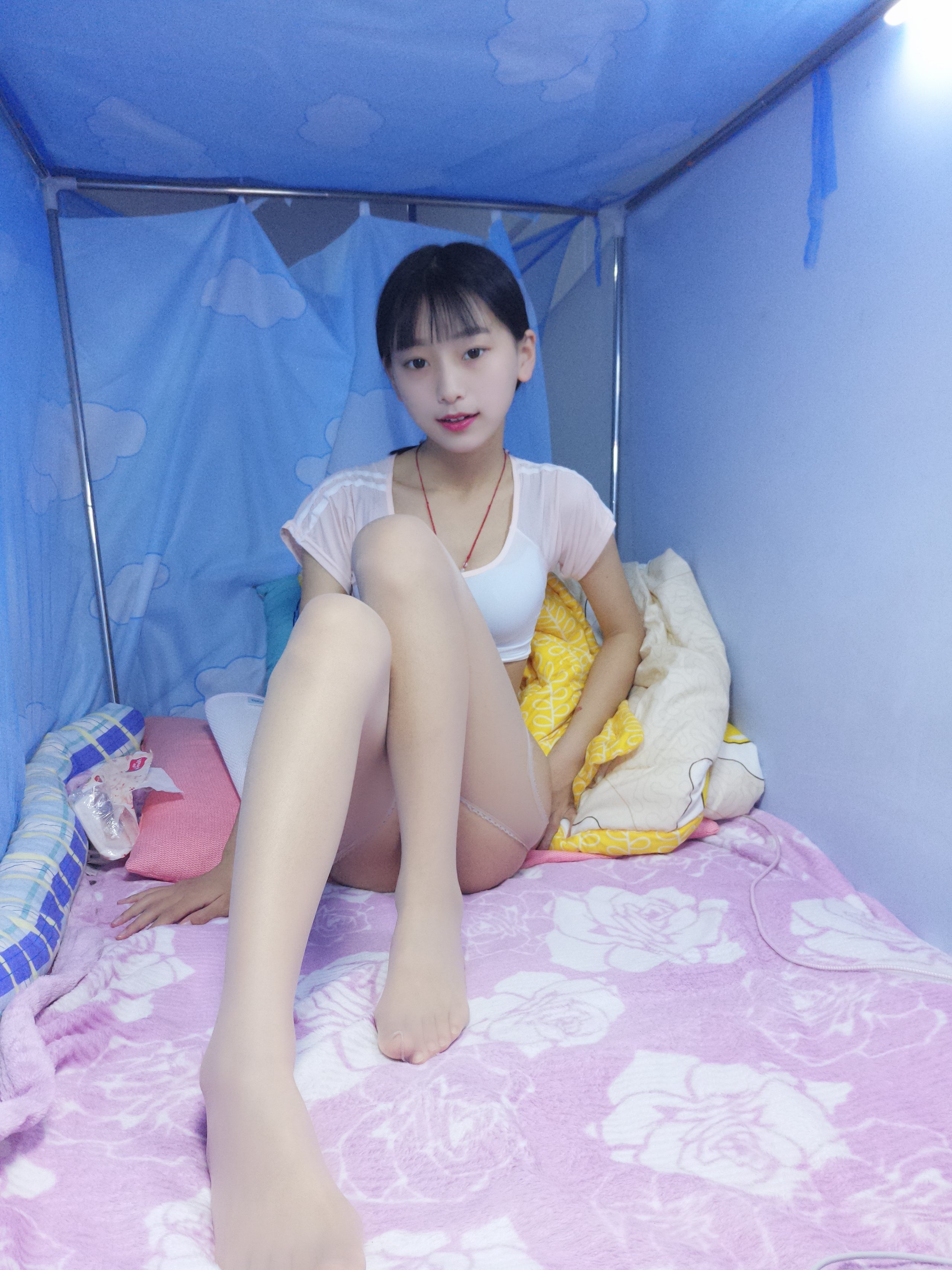 Bối Bối - Tất lụa mỏng đen trắng