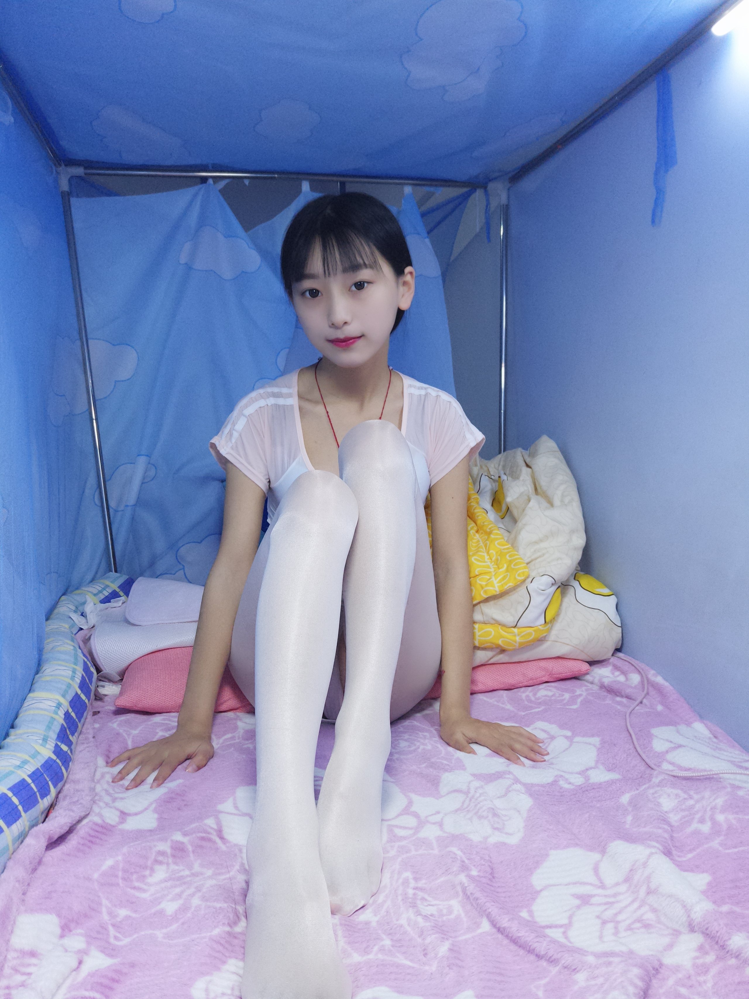 Bối Bối - Tất lụa mỏng đen trắng