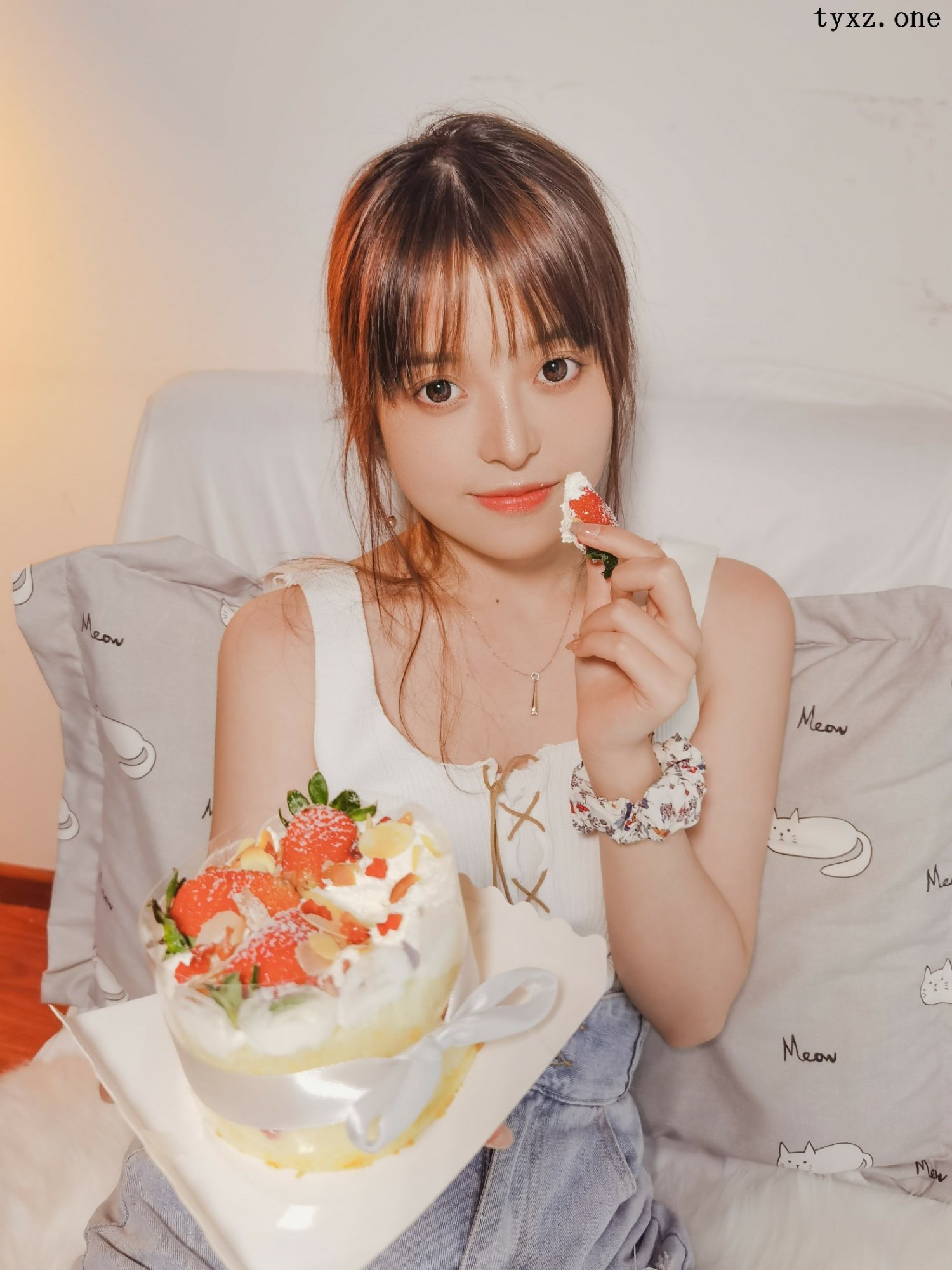 Strawberry flavored Nainai Rabbit - Matcha flavored Tutu