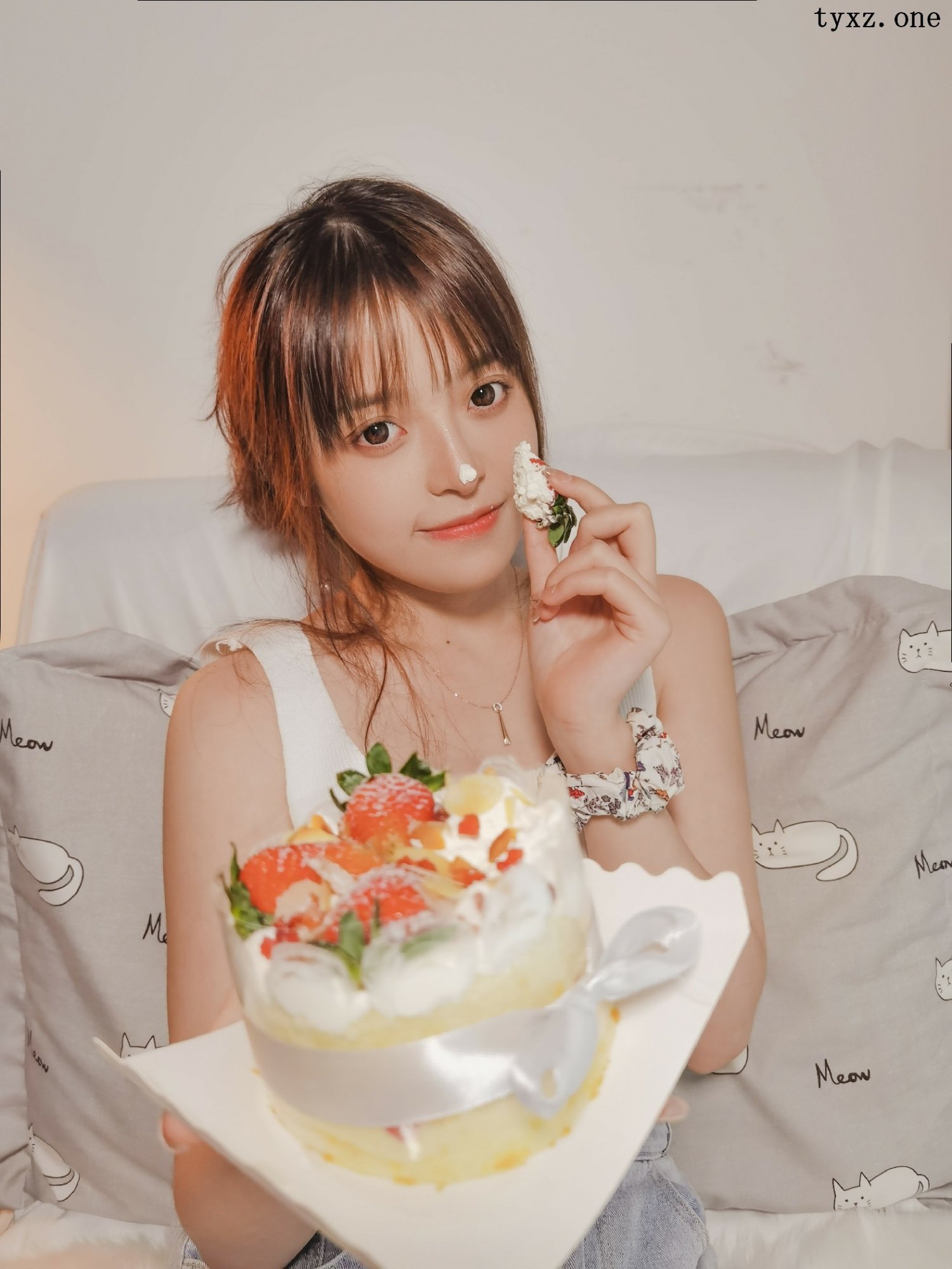 Strawberry flavored Nainai Rabbit - Matcha flavored Tutu