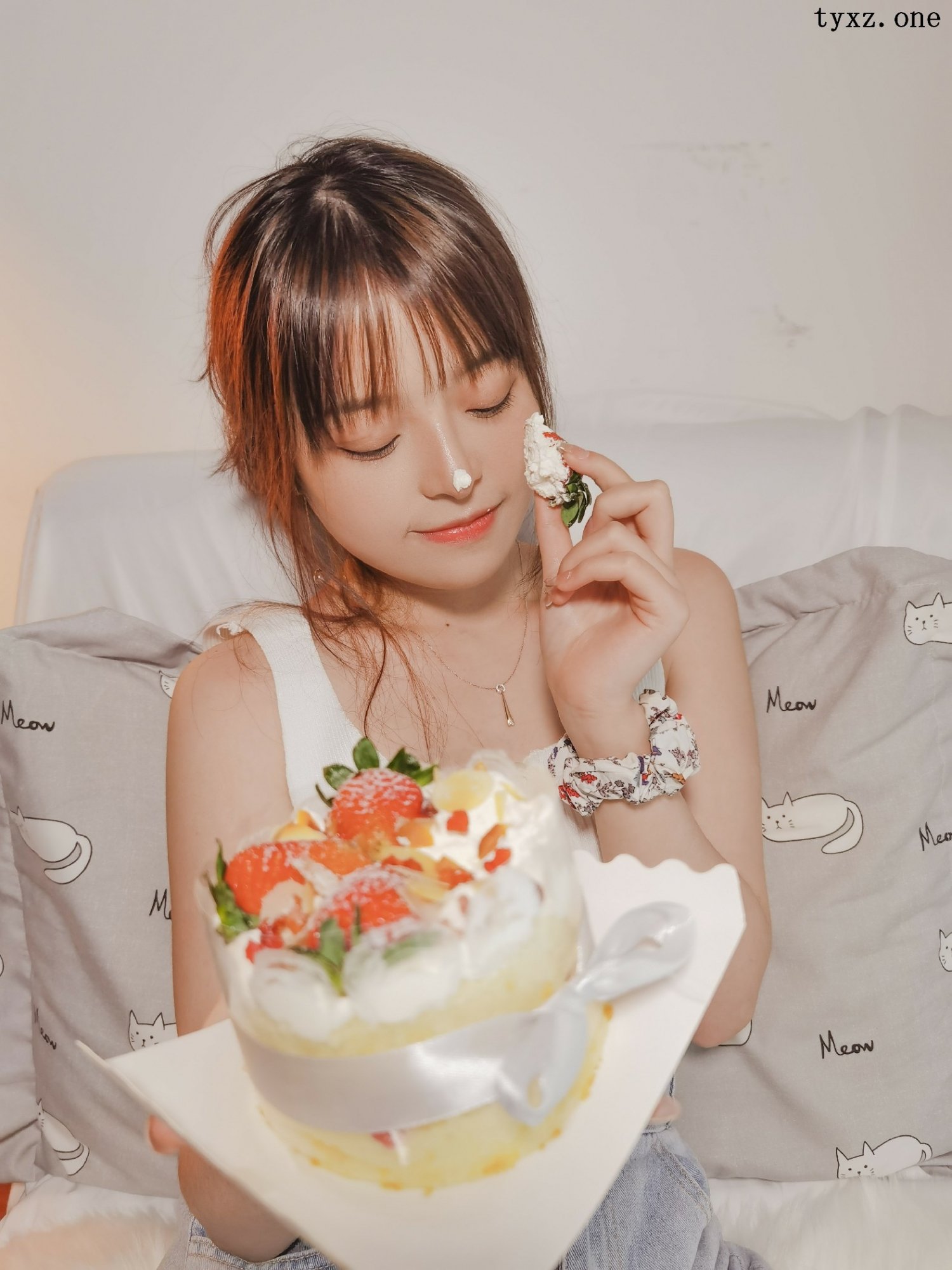 Strawberry flavored Nainai Rabbit - Matcha flavored Tutu