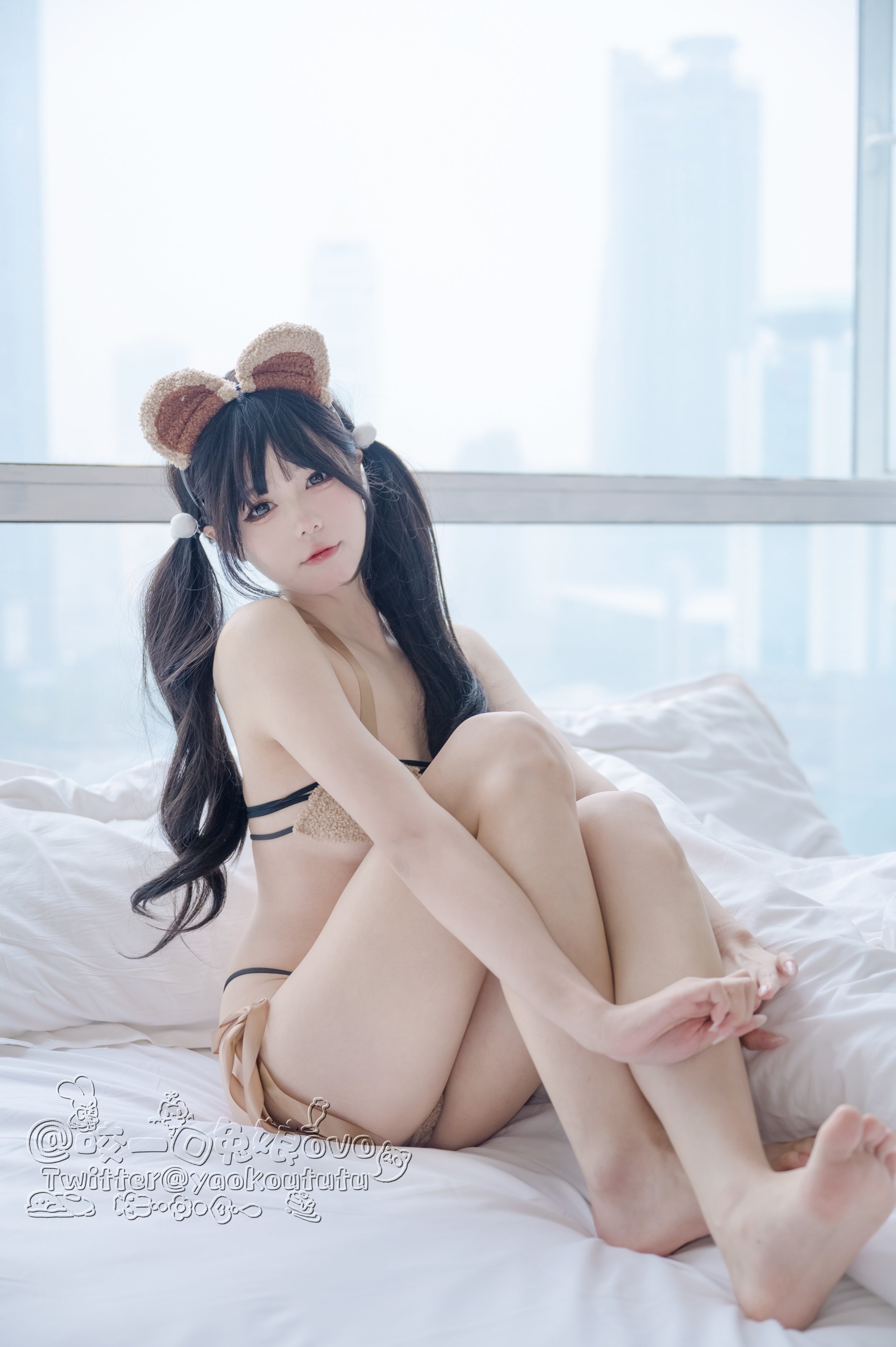 咬一口兔娘-小熊困困