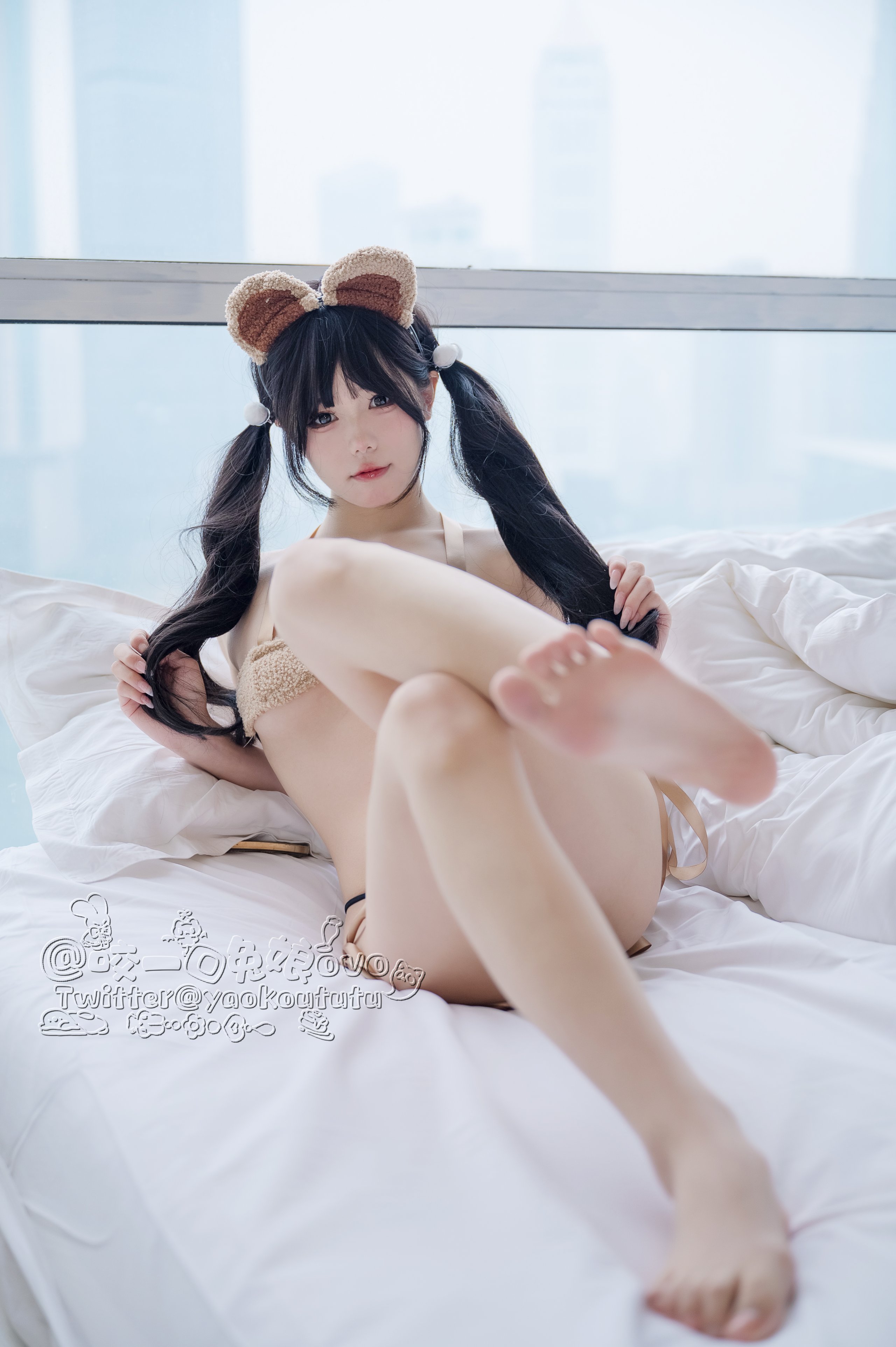 咬一口兔娘-小熊困困