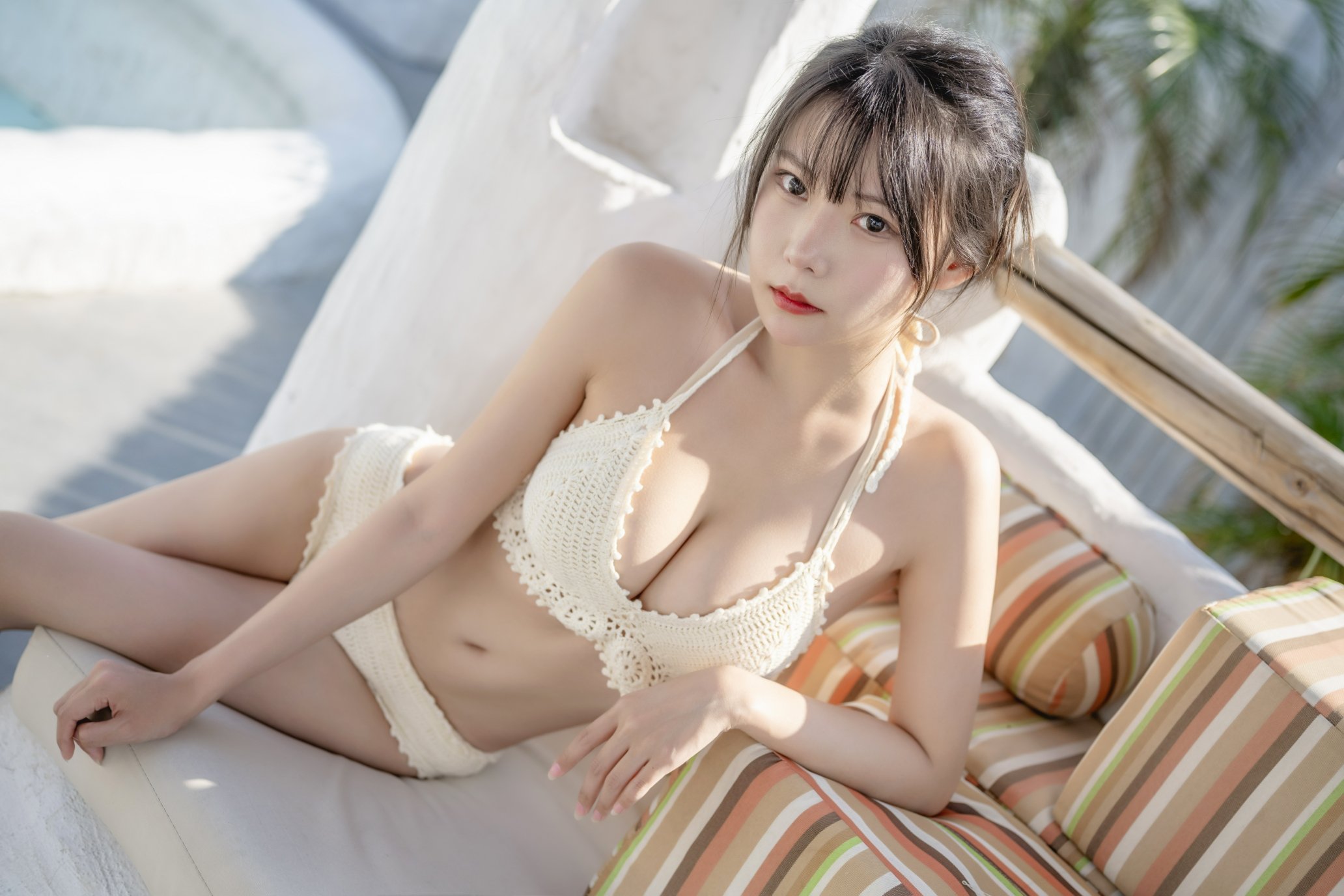 Vanilla Meow Lulu NO.025: Little Lu's Chaotic Bumping, Bikini + Selfie