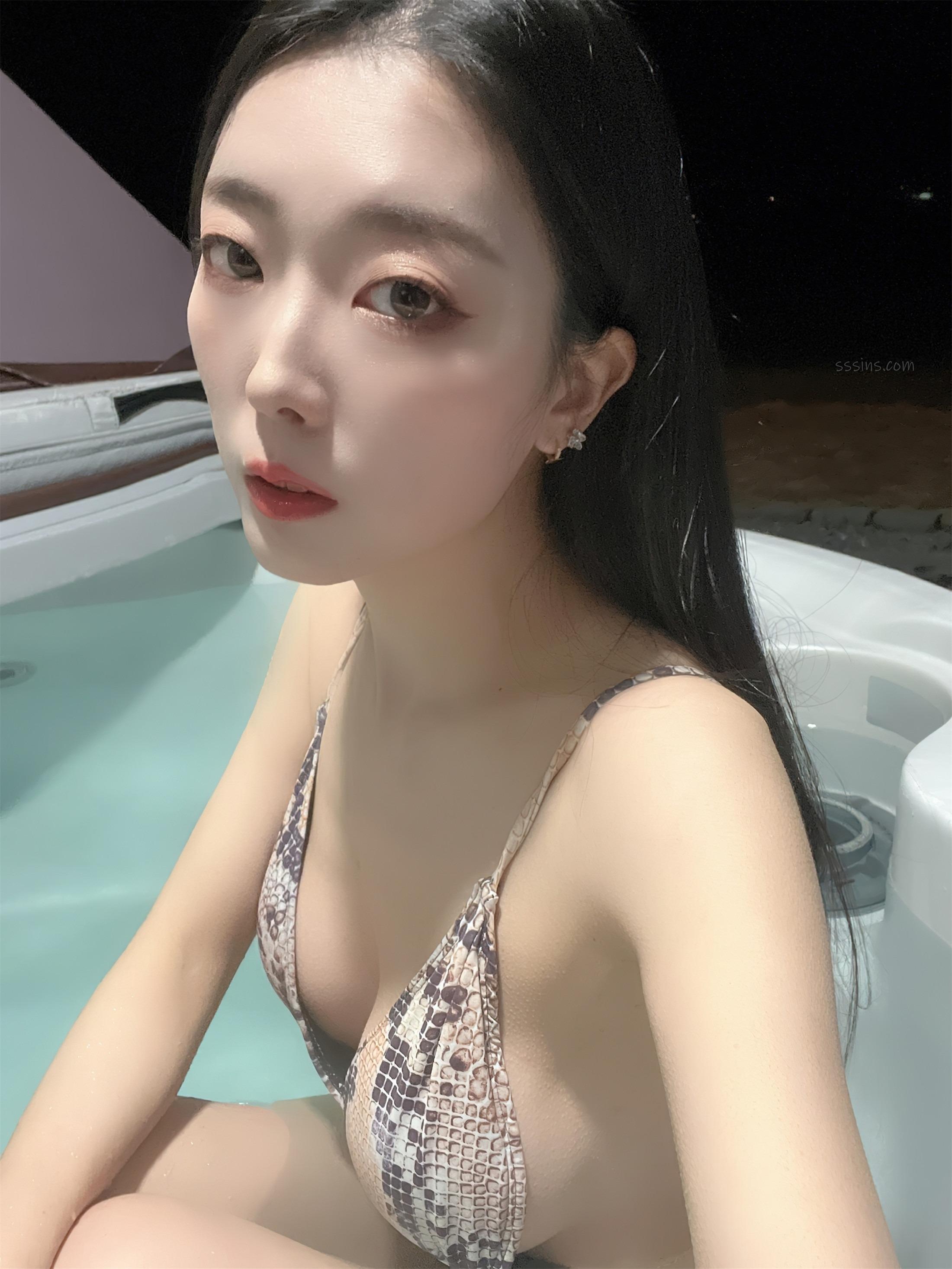 月夜快照] 莫娜 (모나) & 茱西 (쥬시) - 埃羅埃羅 旅行 64P