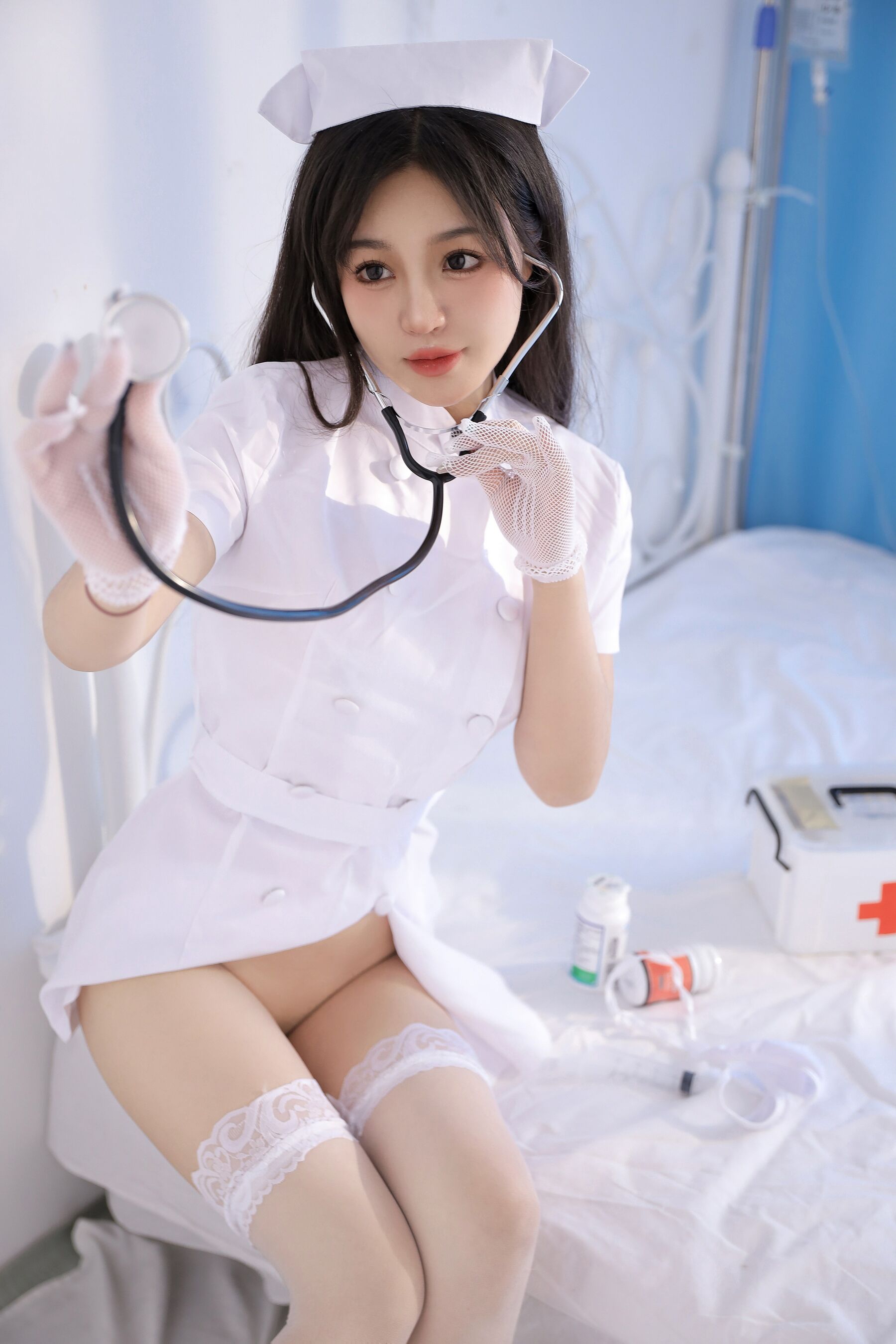 Đào Nhuận Giáng - Y tá riêng