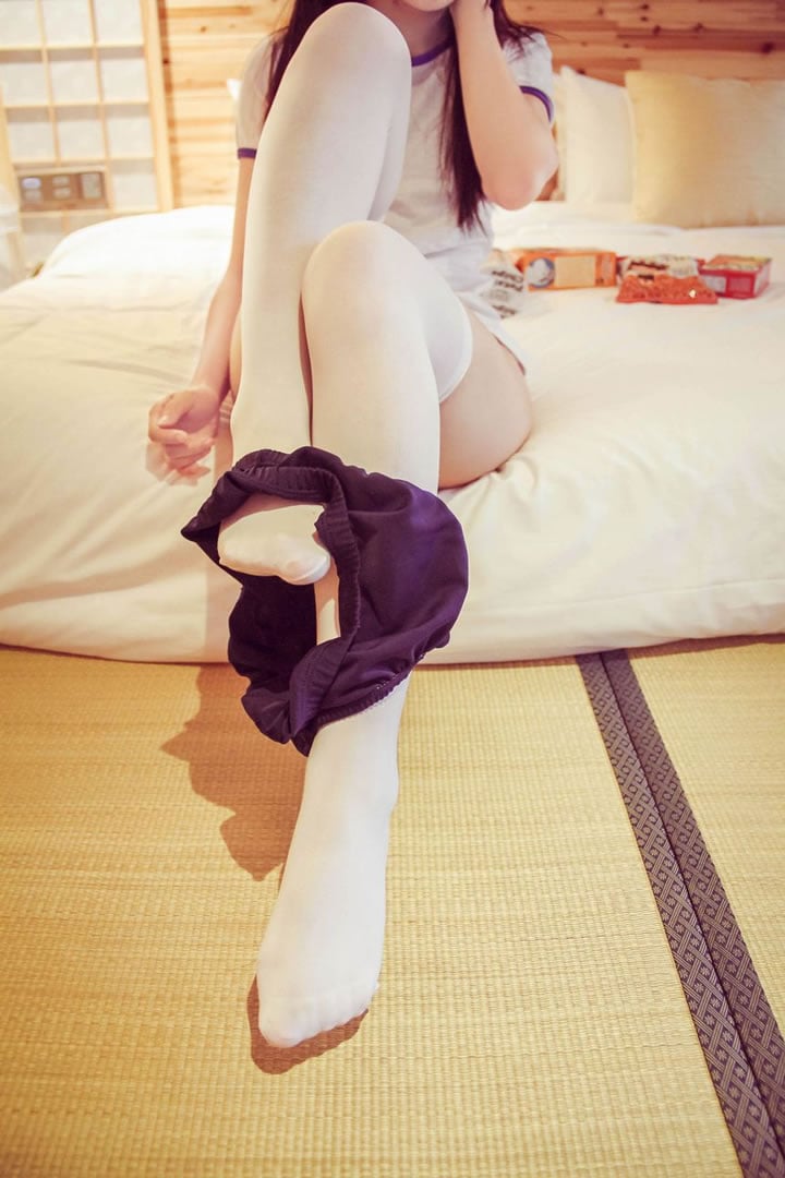 Wang Hong  belle  - Áo Thể Dục