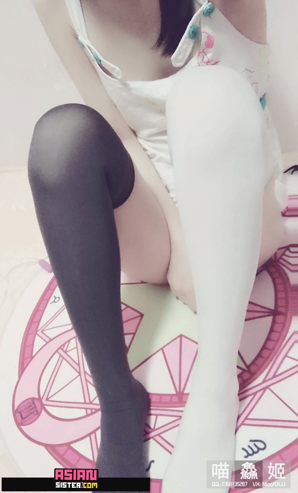 Internet celebrity  belle ta - Meowxianji black and white socks
