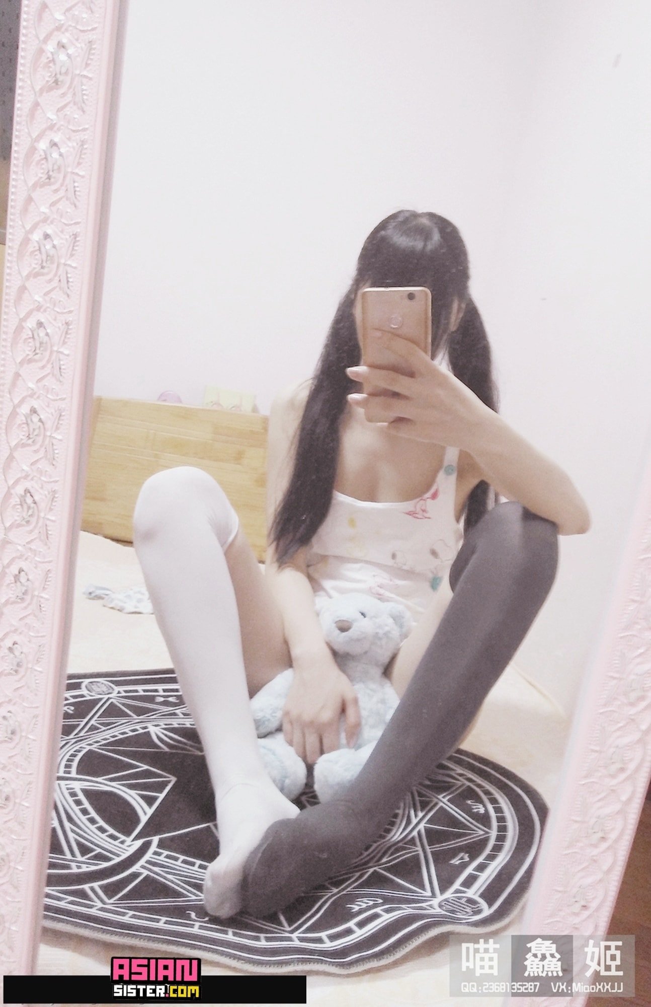 เน็ตไอดอลลอลิตา-เมียวเซี่ยนจี ถุงเท้าดำขาว