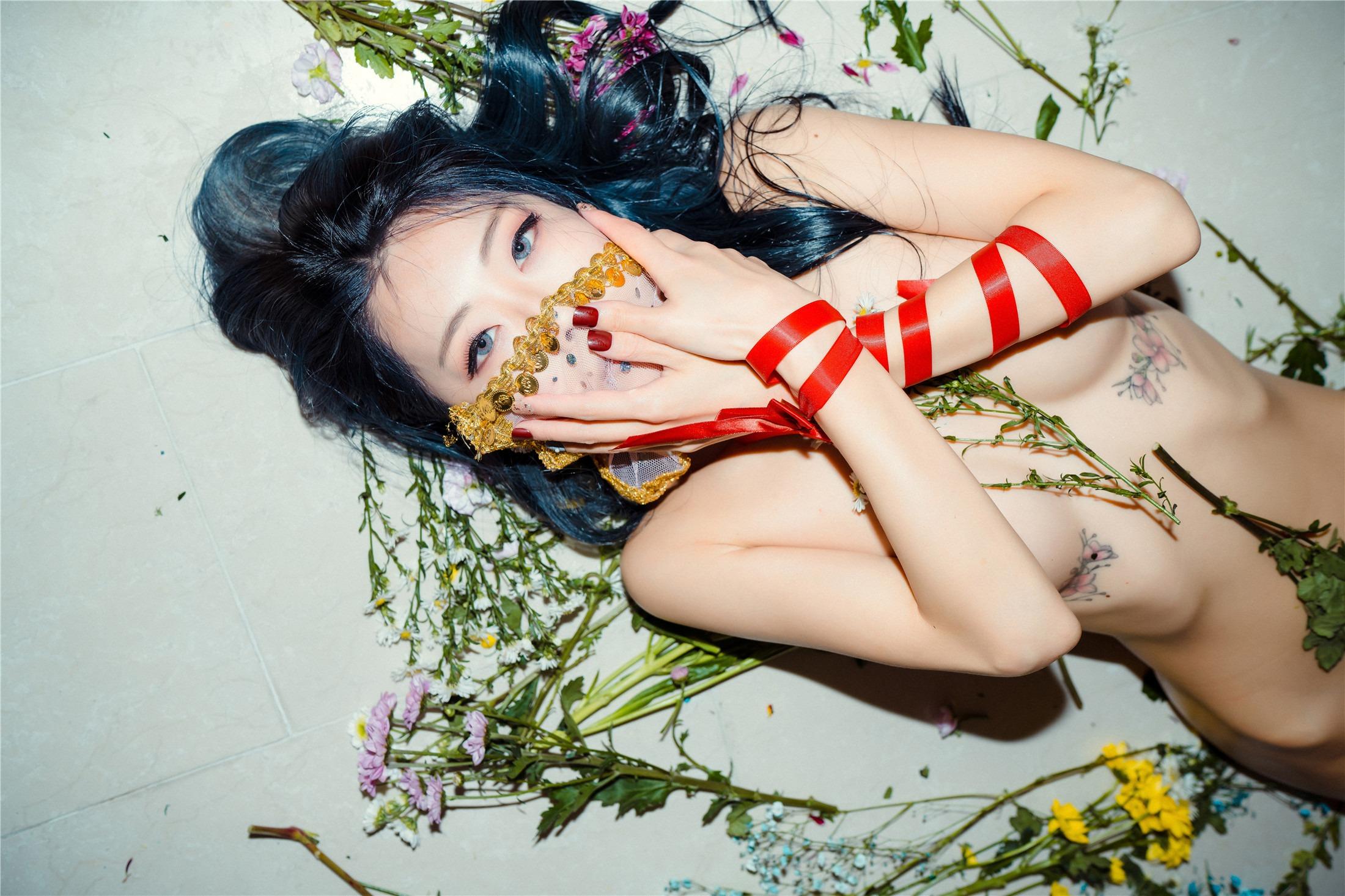 [Moon Night Snap] Mona 모나 - Happy Birthday Vol.3 42P