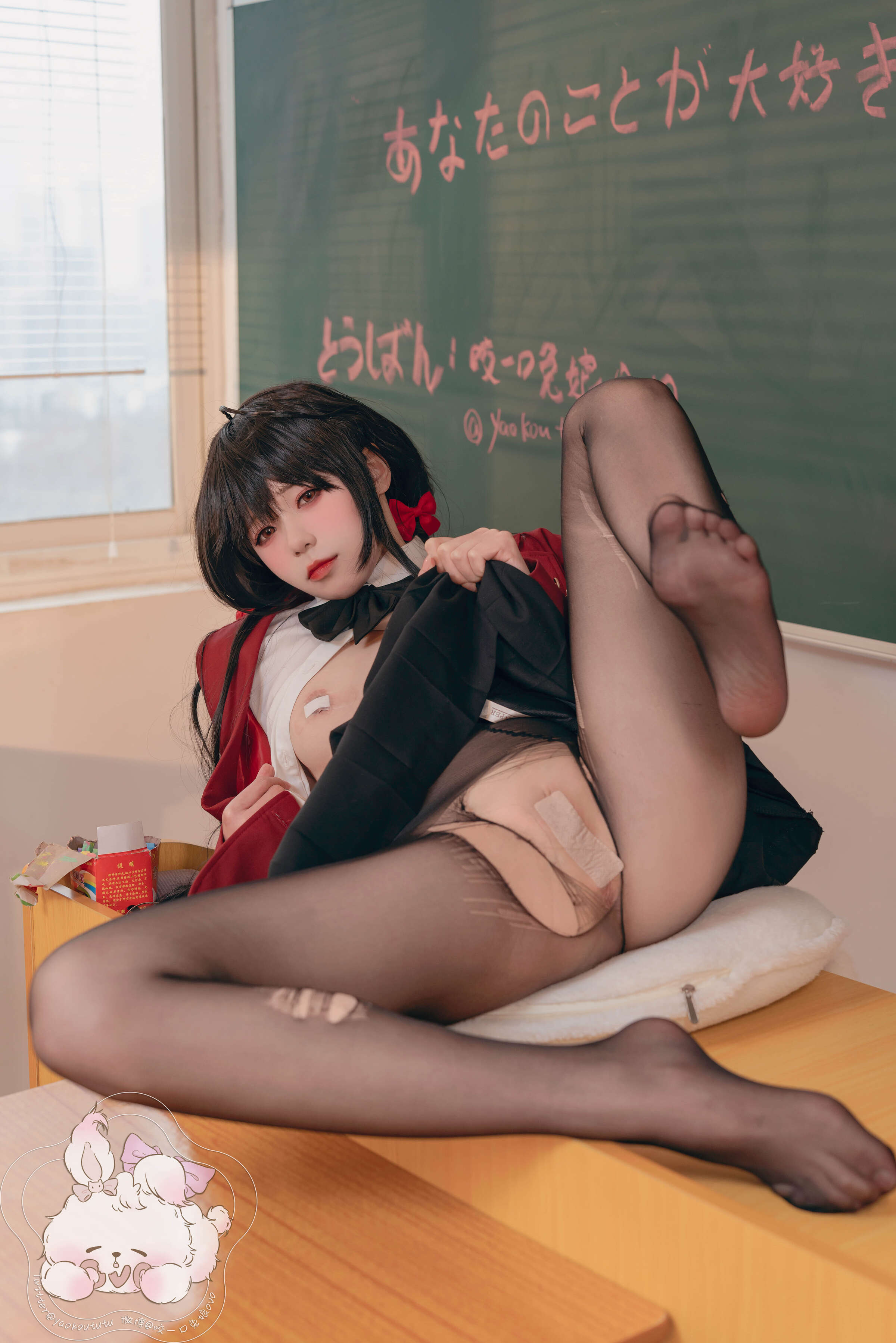 한 입 베어 뜯는 토끼娘 ovo - 풍기 위원 대풍