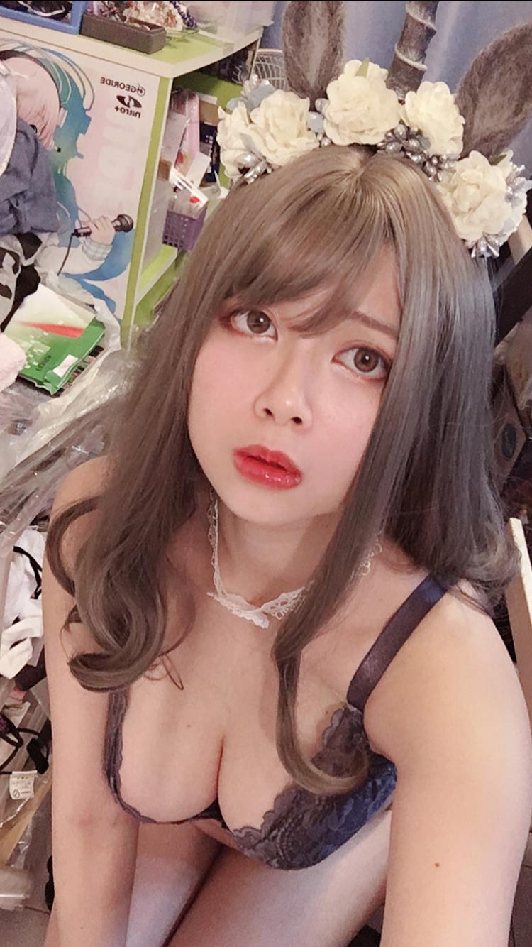 Hieey (海爾陛下Hieey.Heika)