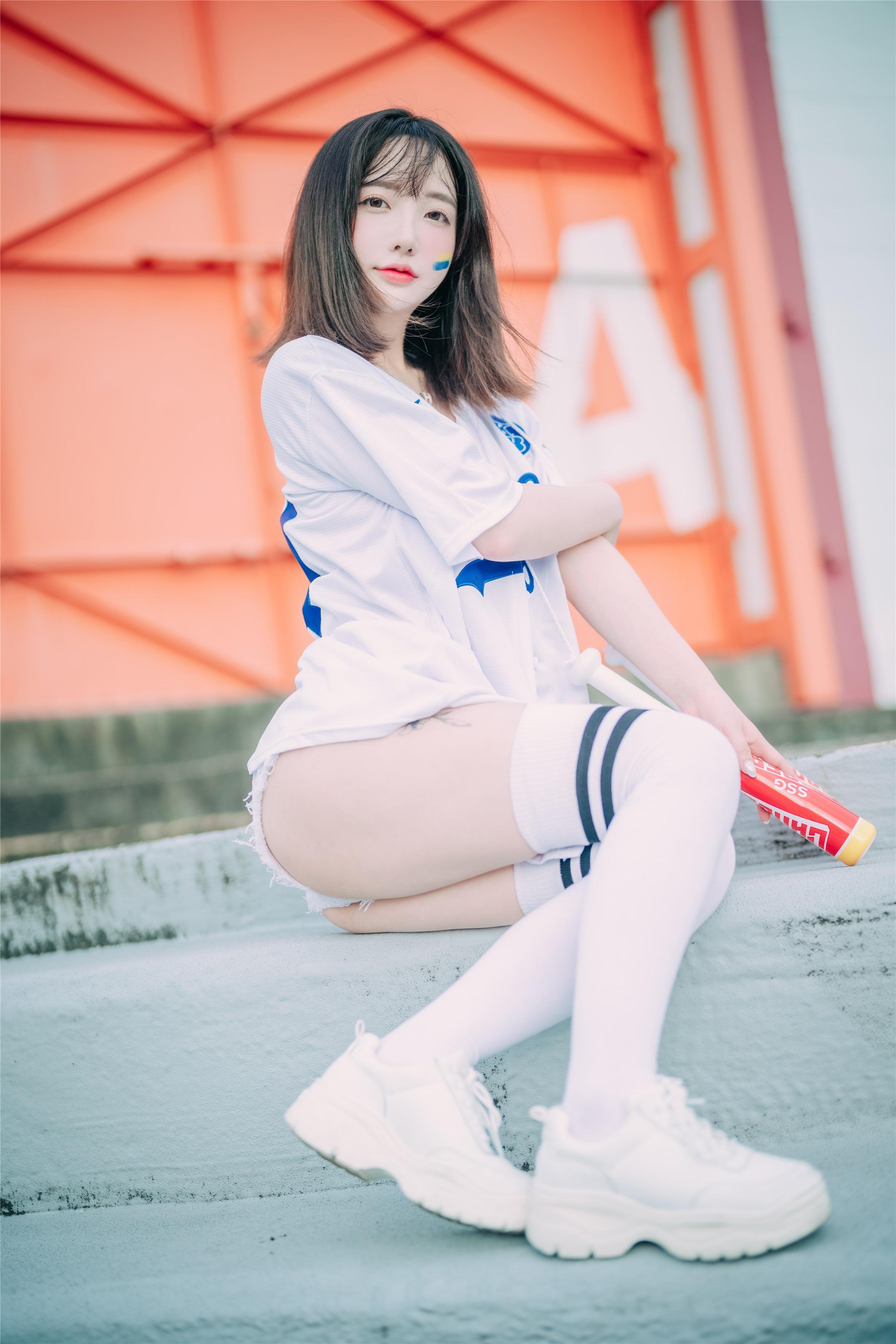 DJAWA] Son Ye-Eun - Cheer Up in the Summer 126P