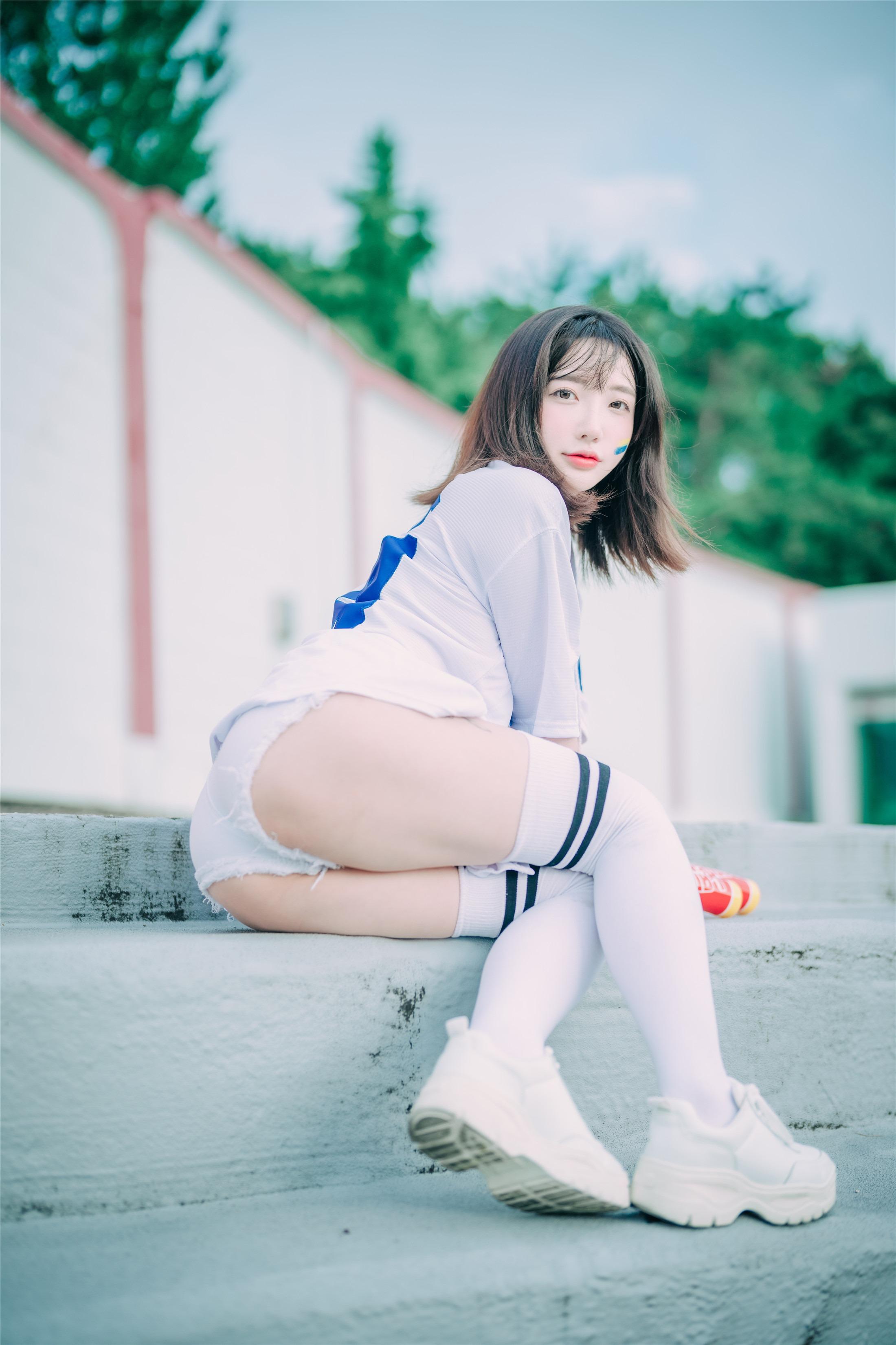 DJAWA] Son Ye-Eun - Cheer Up in the Summer 126P