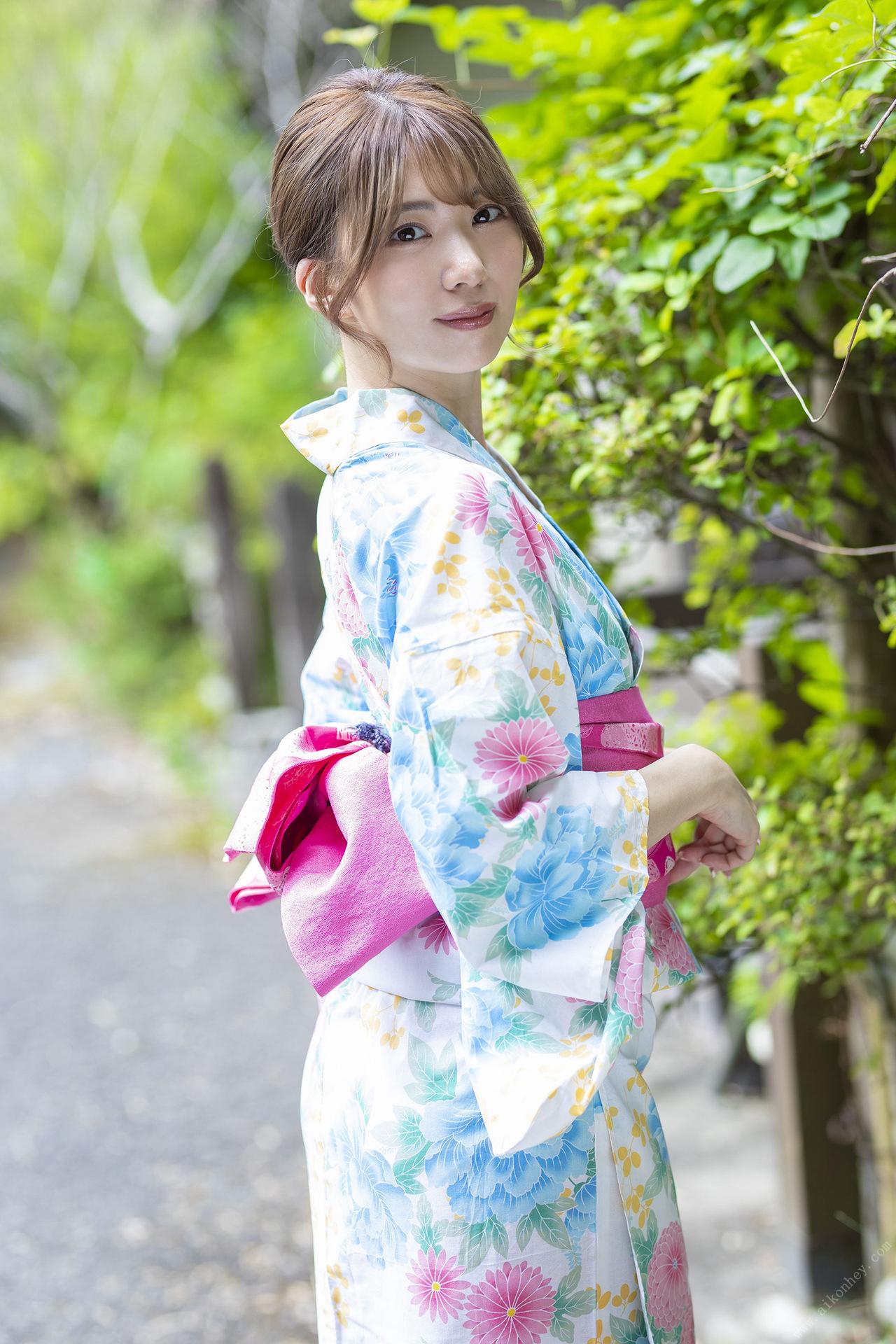 山岸逢花 毛髮裸體攝影集《百花》89P