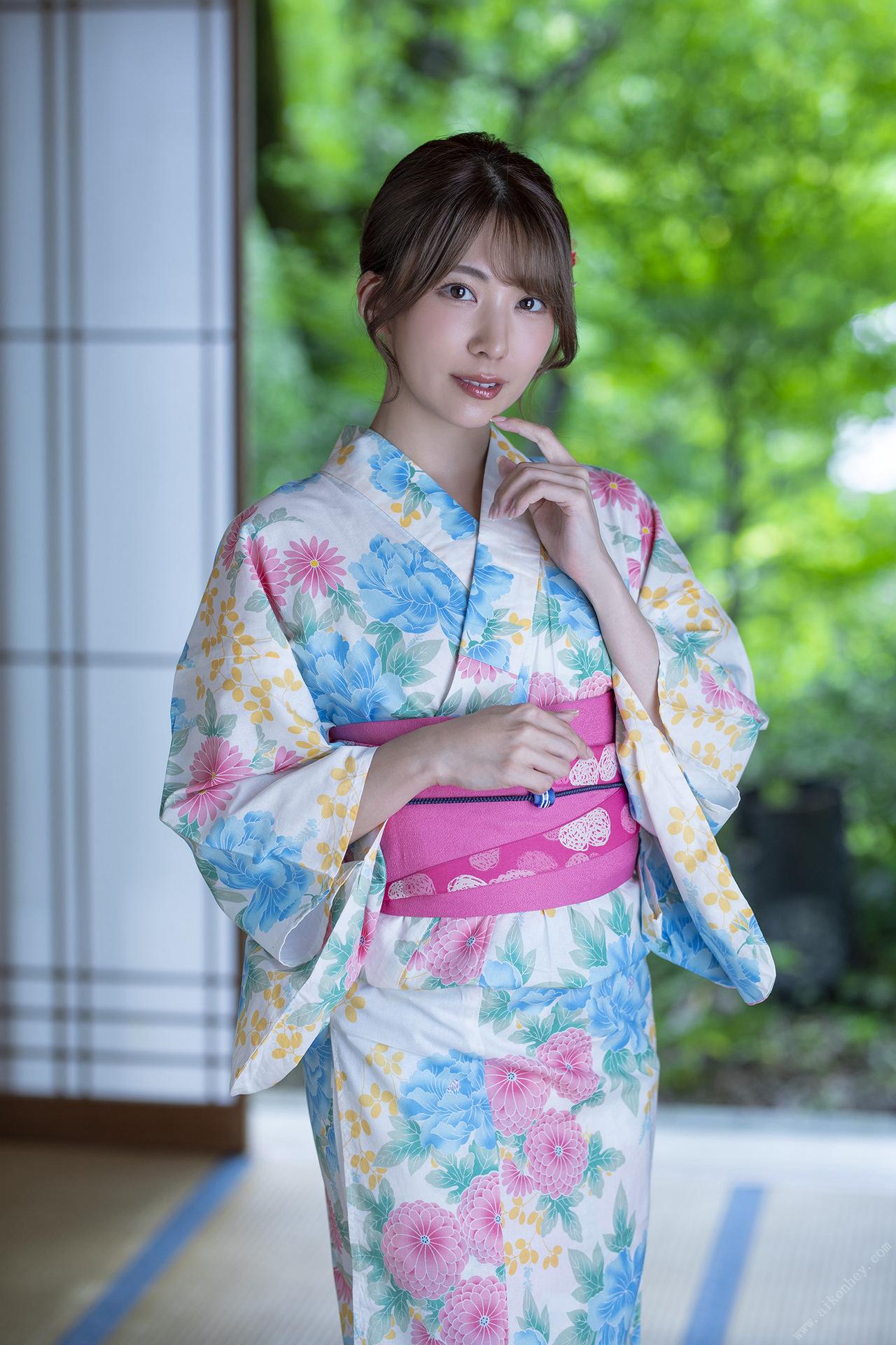 山岸逢花 毛髮裸體攝影集《百花》89P
