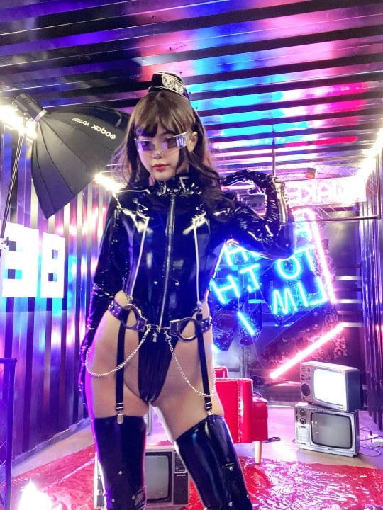 白燁 VOL.037 女王指揮官
