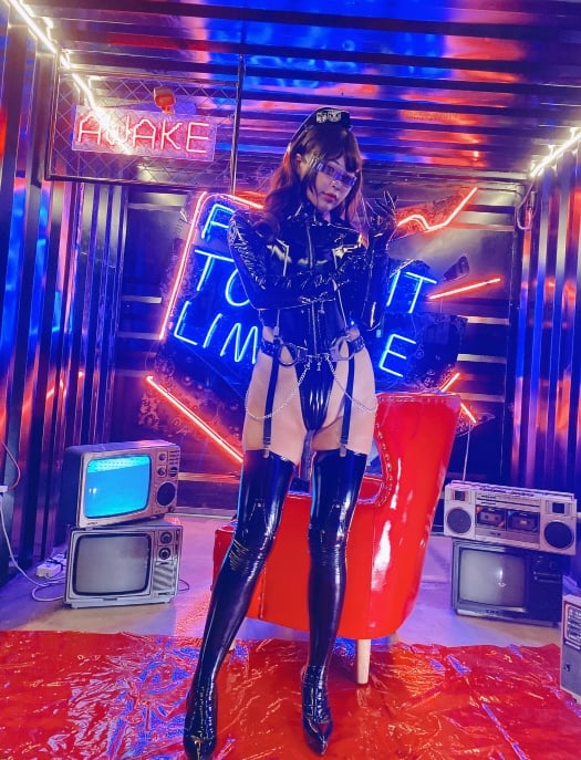 白烨 VOL.037 女王指挥官