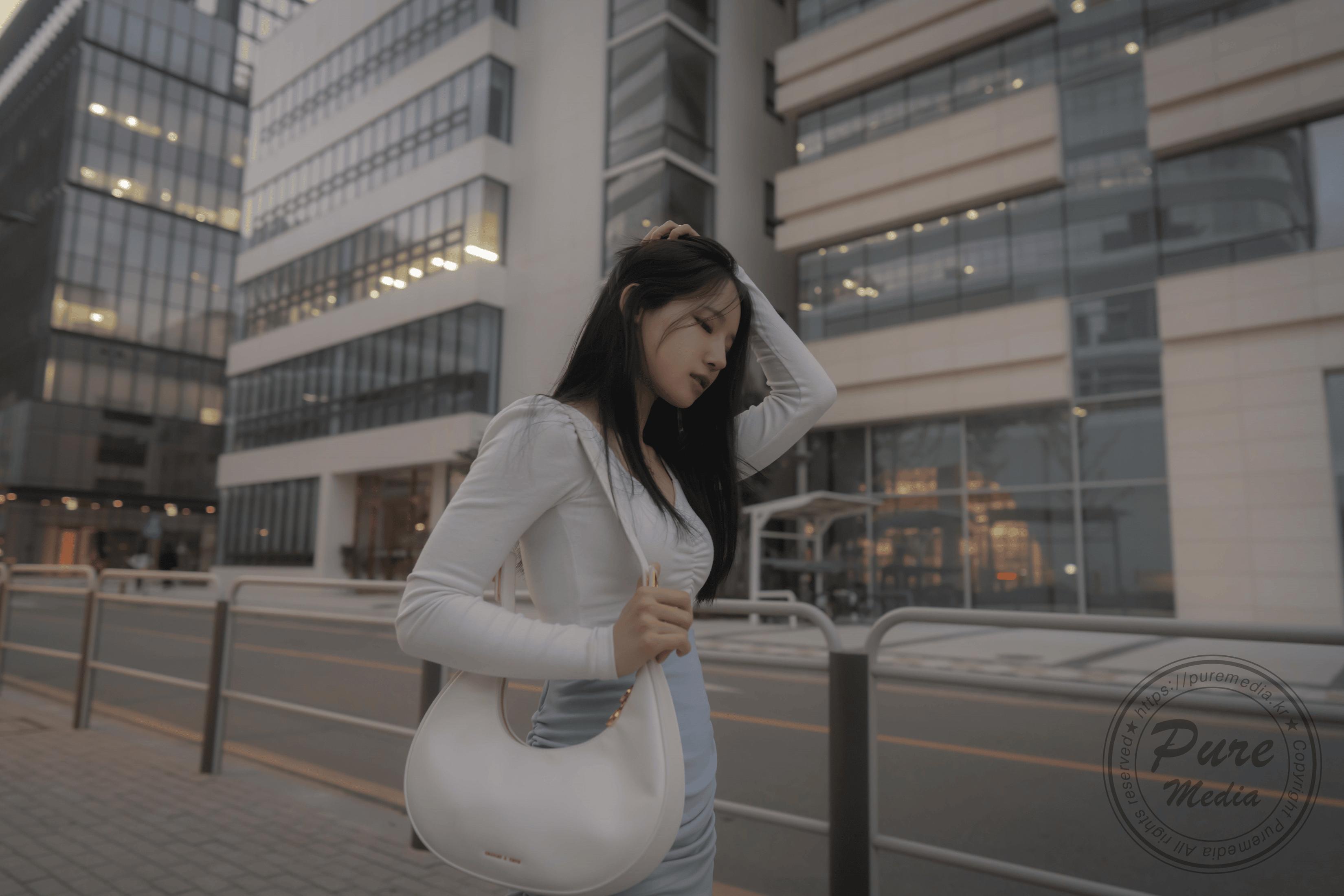 [Pure Media] Vol.244 Yeha (예하) - Kidnapped Basement Office Girl 101P