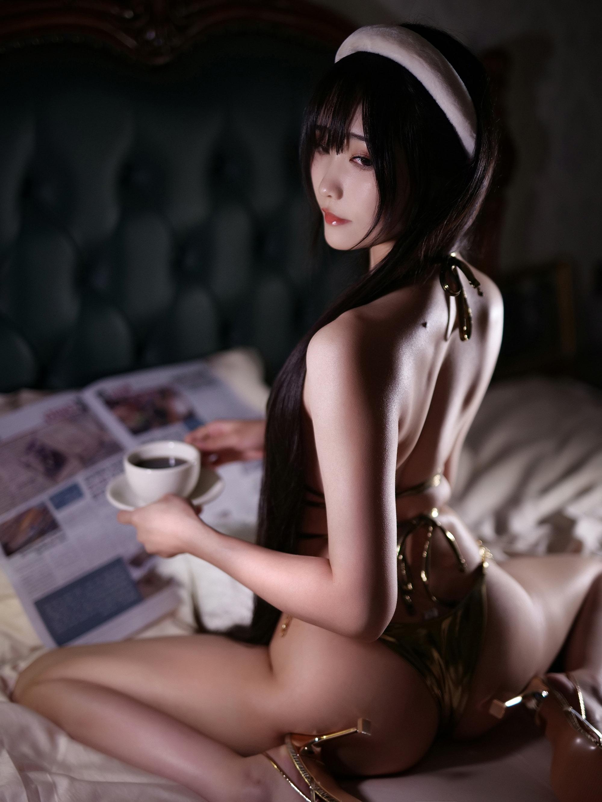 Yanyan Zi - Beauty in a Disordered Room 51P
