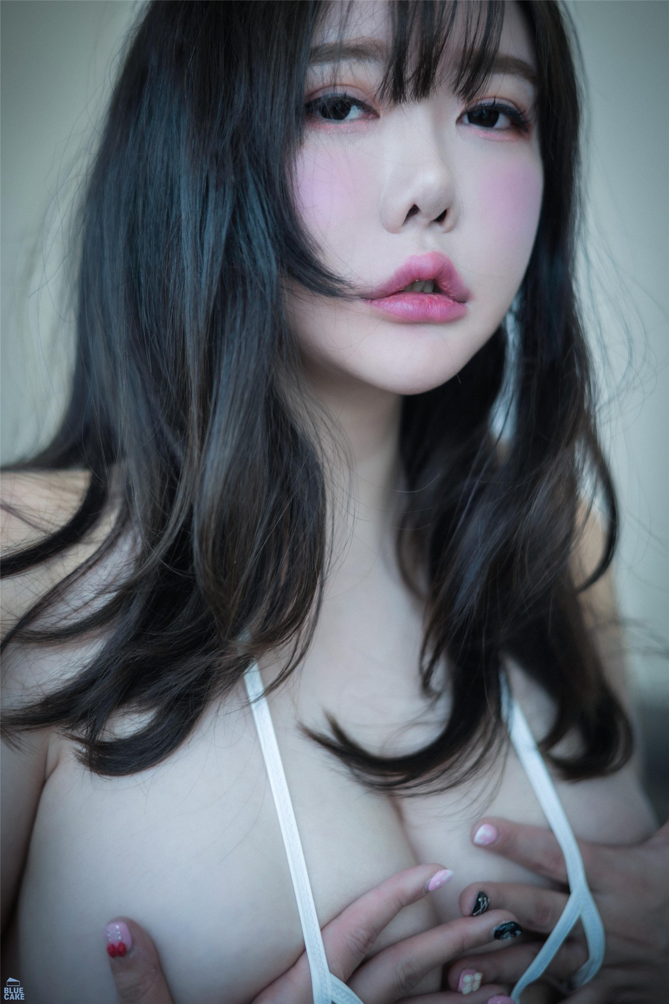 BLUECAKE] JiSua Volume 05 - Nude Bikini White RED+ 58 Pages