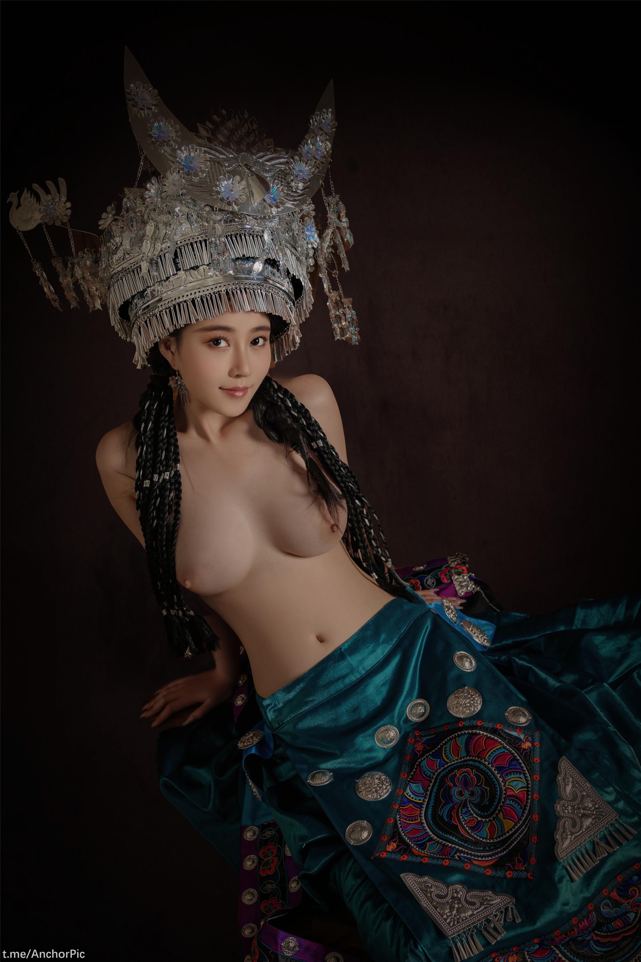Niên Niên - Thiếu nữ Miao Biên 50P