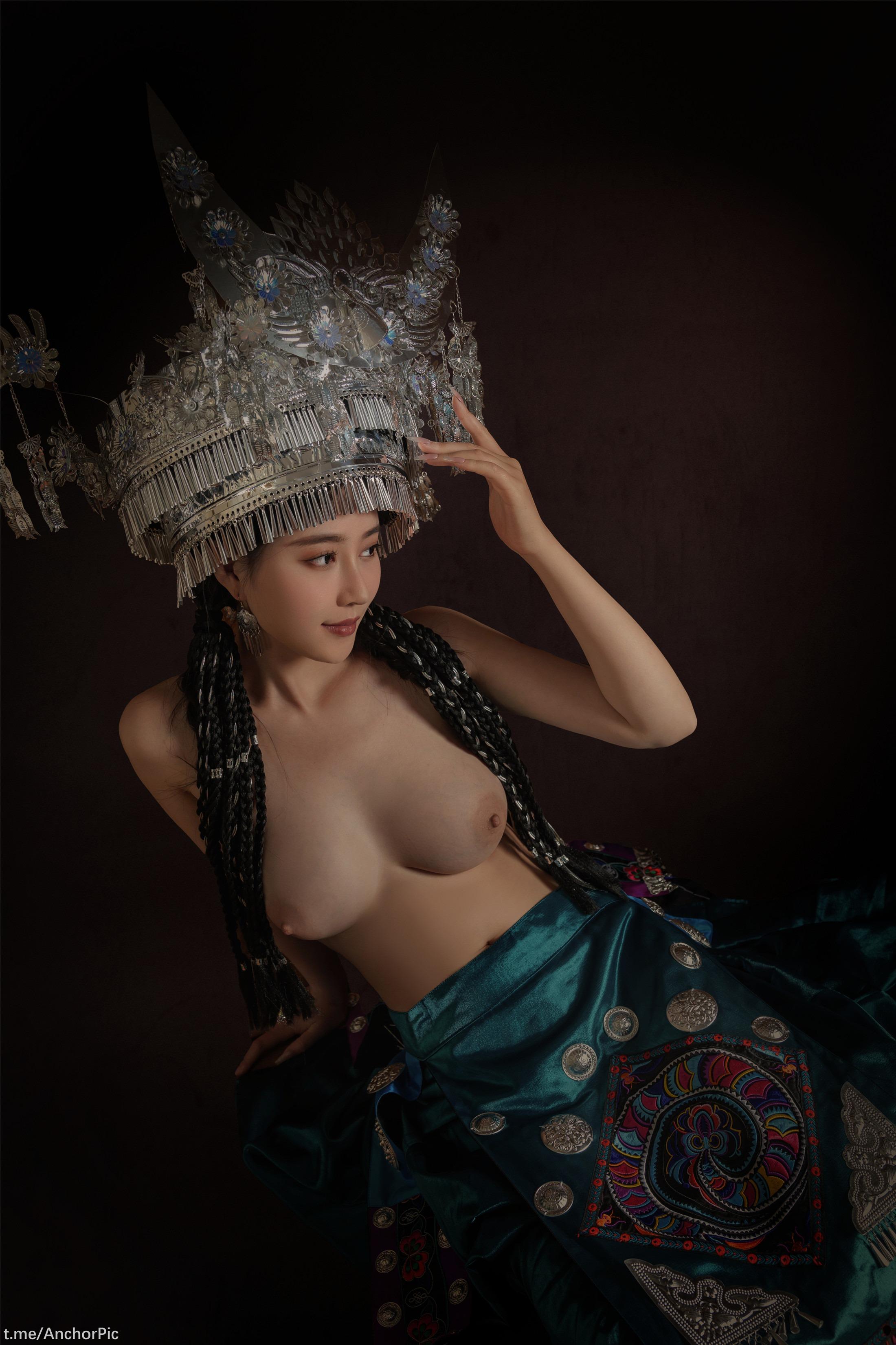Niên Niên - Thiếu nữ Miao Biên 50P