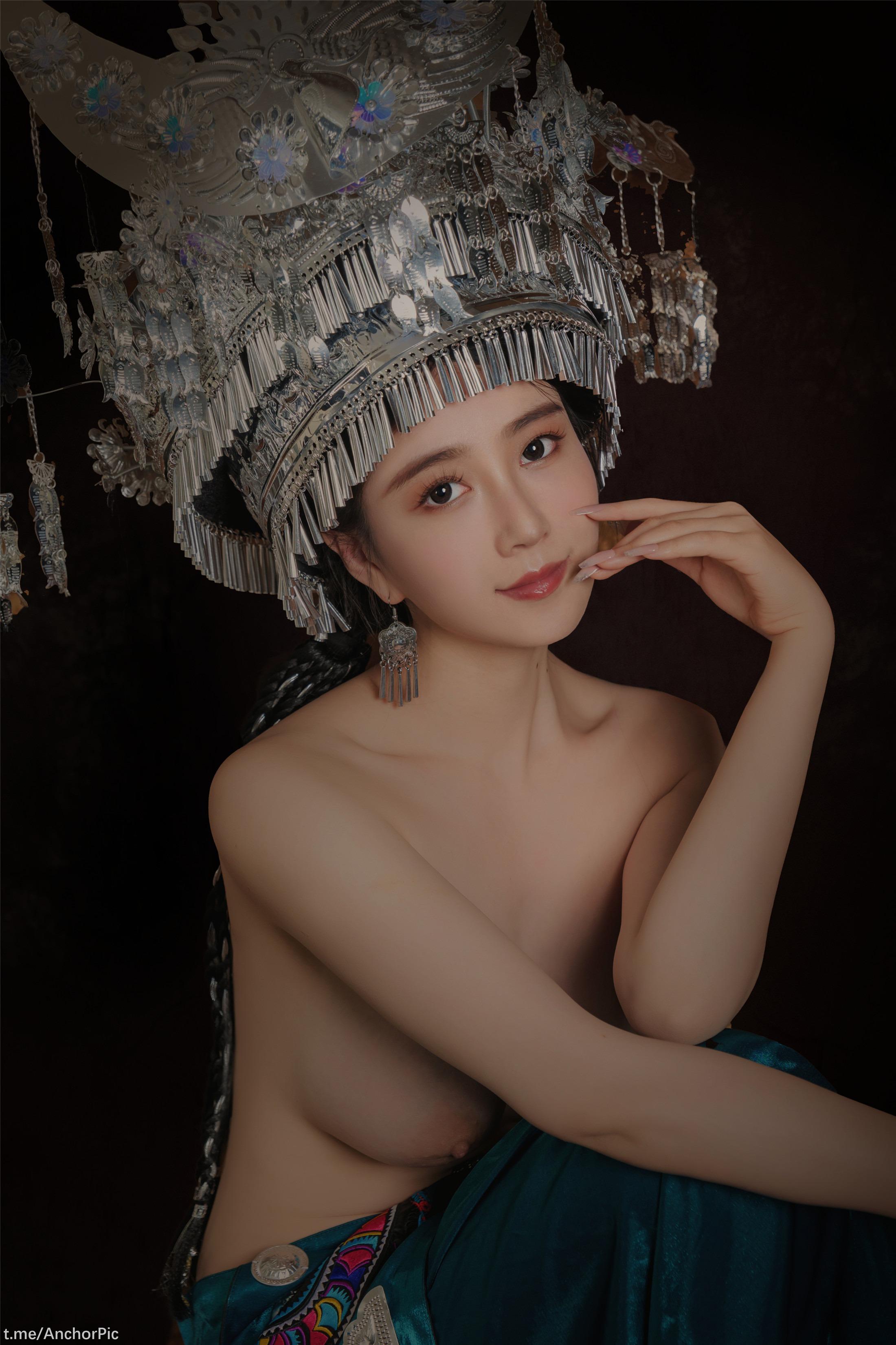 Niên Niên - Thiếu nữ Miao Biên 50P