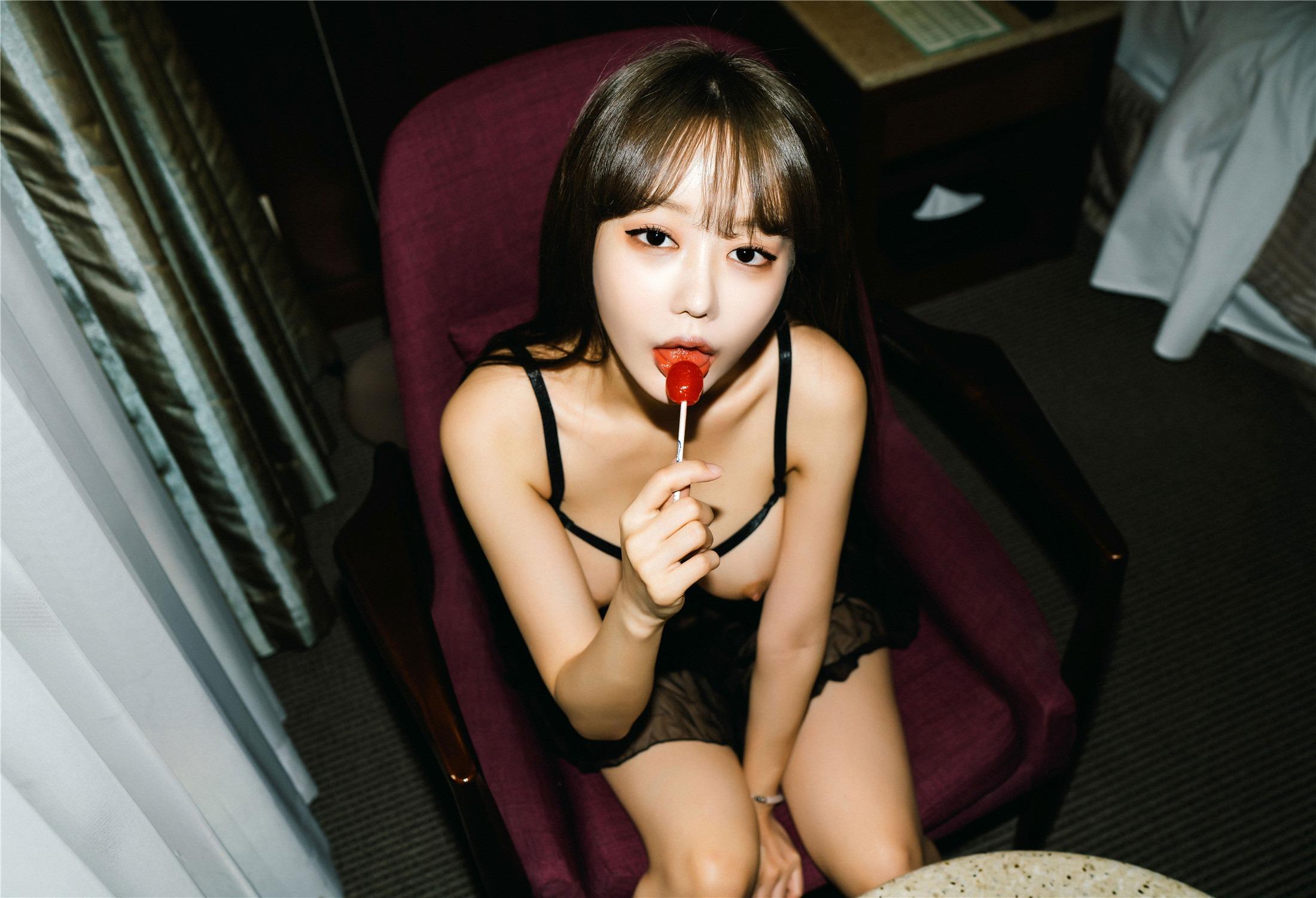 Moon Night Snap] Jucy (쥬시) - Cô gái kẹo 79P