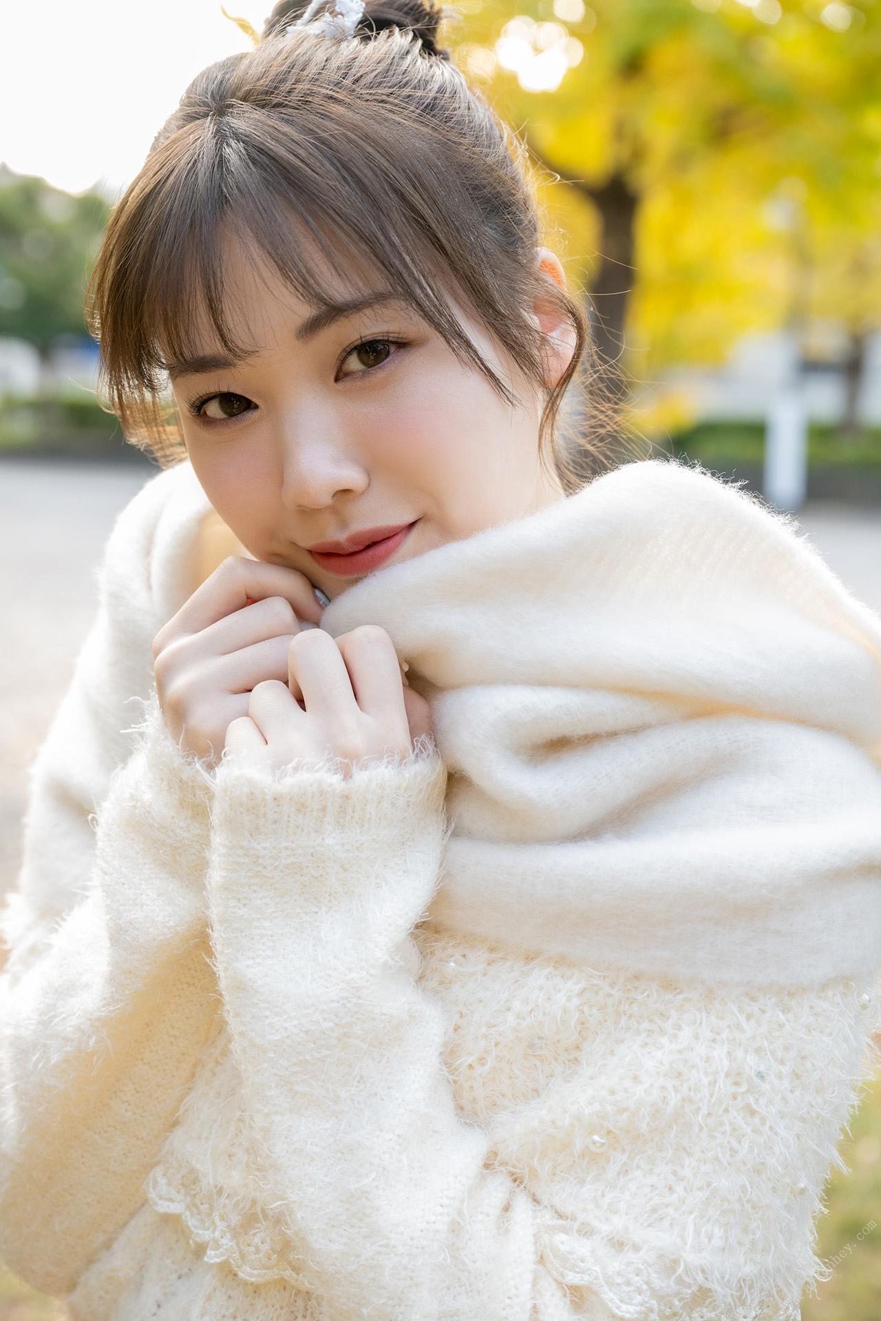 Ishikawa Mio Bewitching LIPS Asa Gei Sexy Actress Photo Book