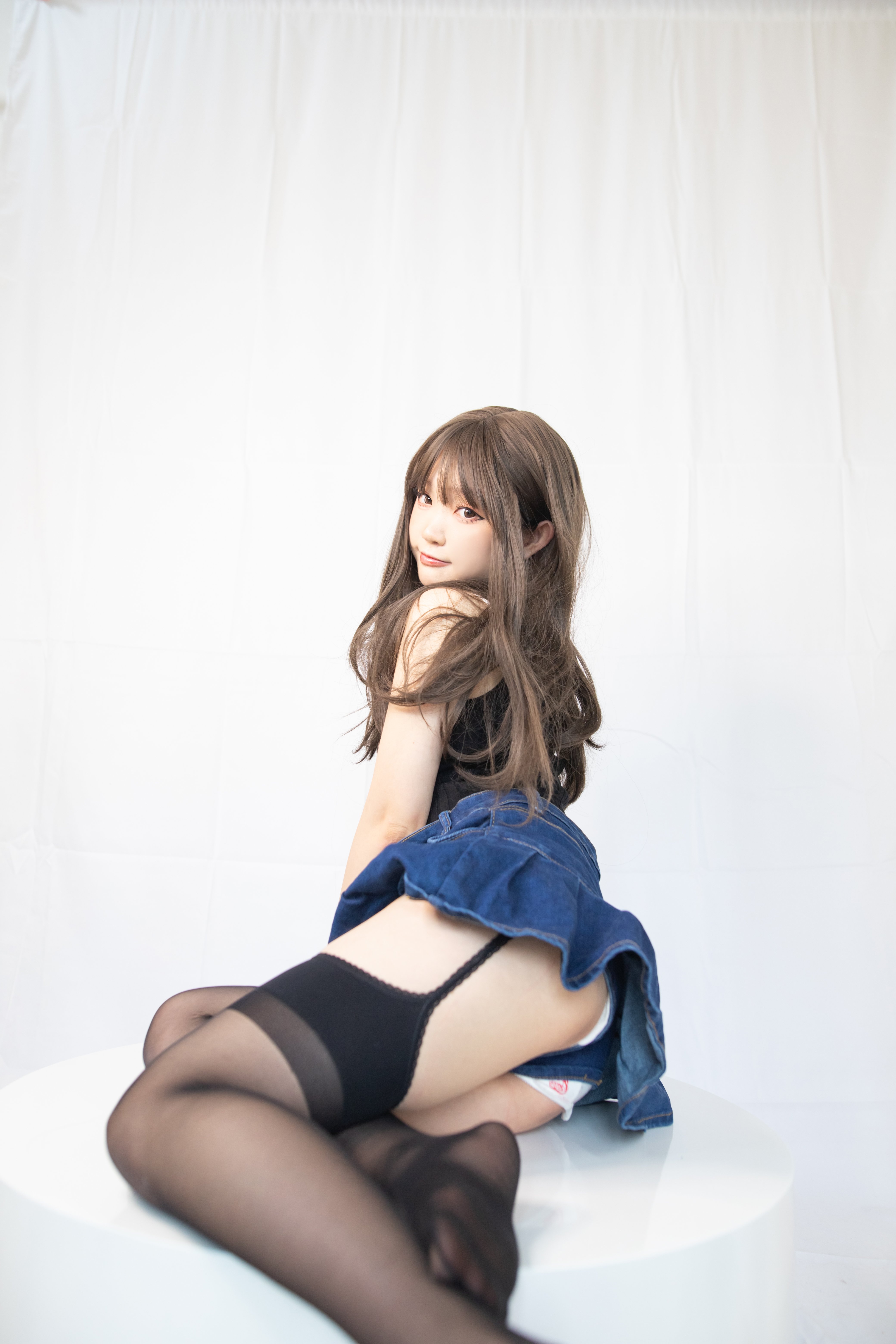 Bộ ảnh Kanzawa Eiri No.002 áo len đen váy denim 22P