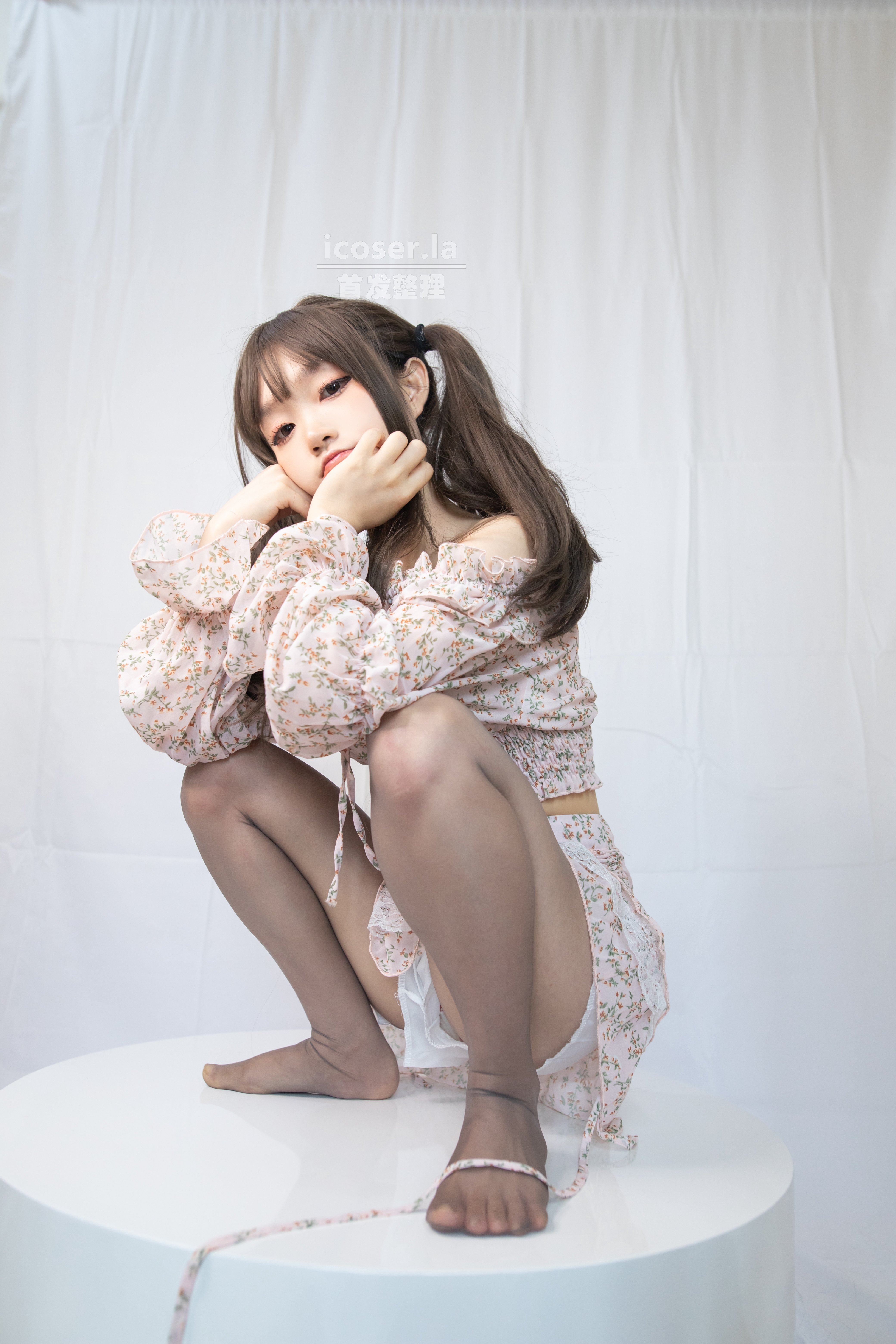 Kanzawa Eiri No.003 Agate Gray Ivory White Photo Set 45P