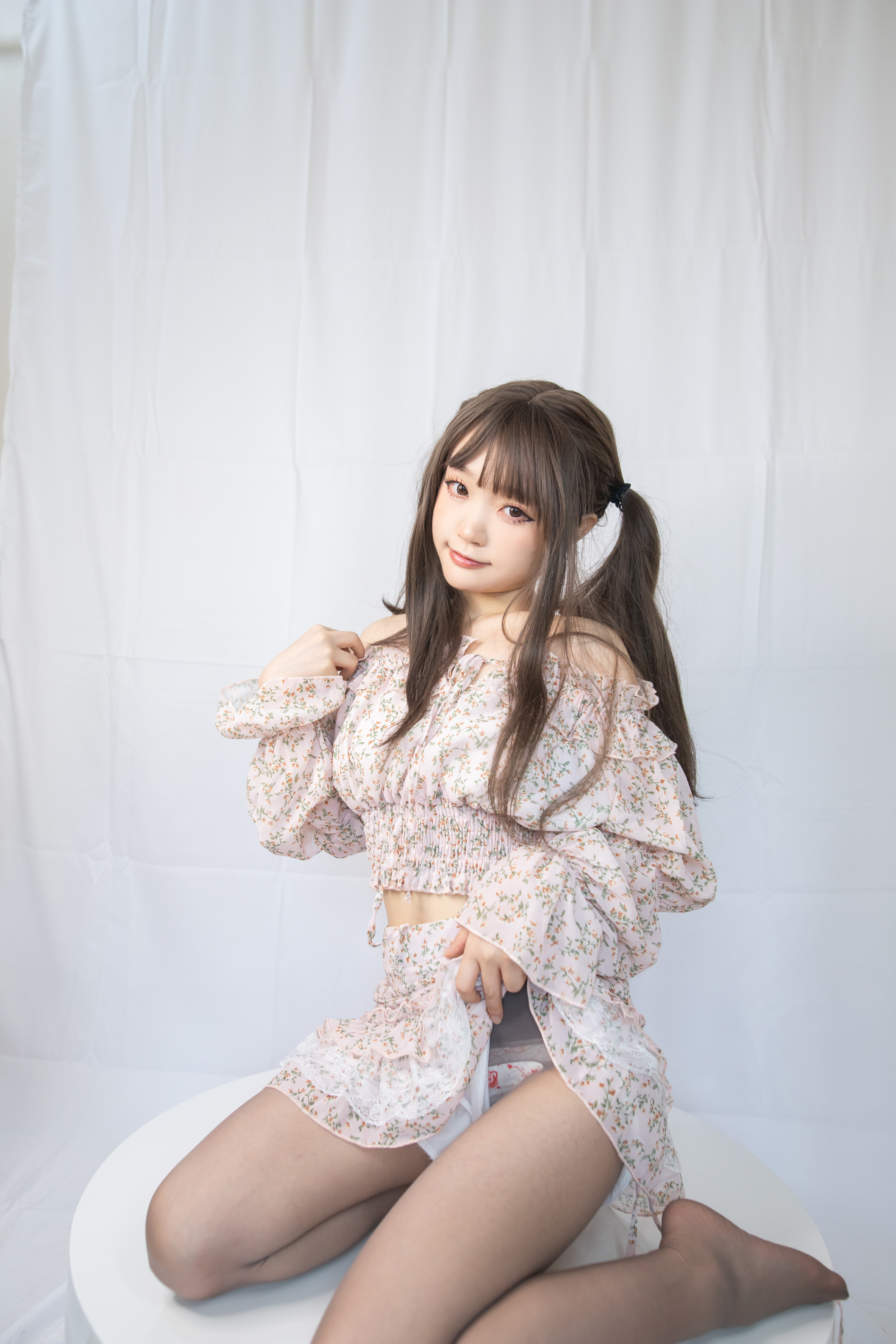 Kanzawa Eiri No.003 Agate Gray Ivory White Photo Set 45P