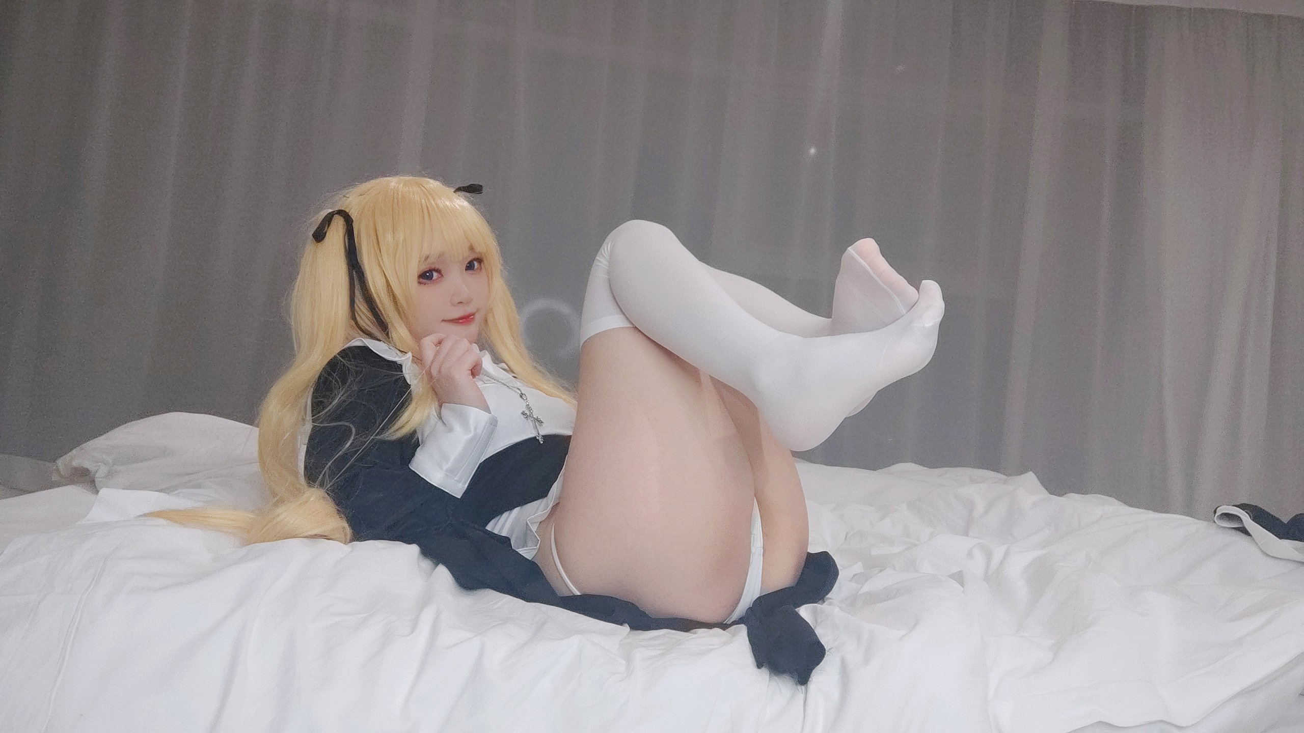 เซ็ตภาพ Kanzawa Eiri No.009 Eriri Nun Selfie 155P