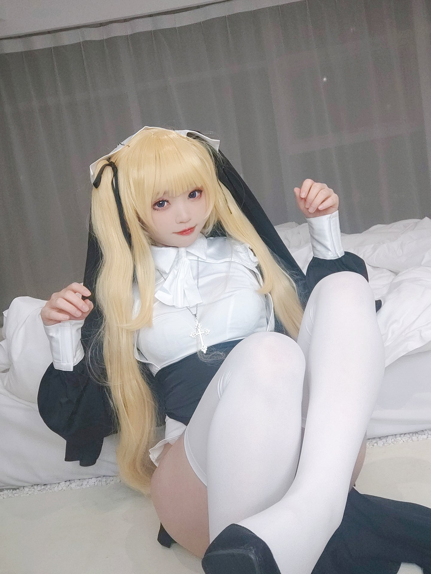 เซ็ตภาพ Kanzawa Eiri No.009 Eriri Nun Selfie 155P