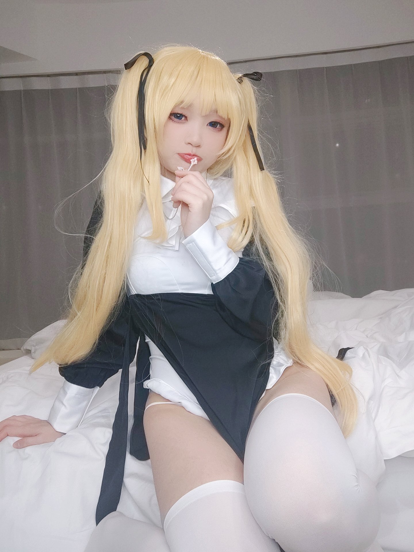 เซ็ตภาพ Kanzawa Eiri No.009 Eriri Nun Selfie 155P