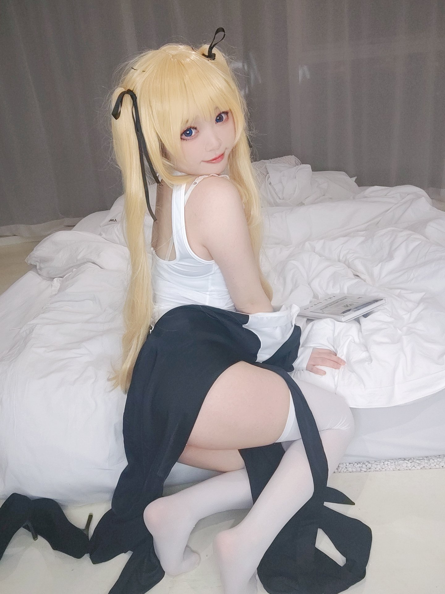 Bộ ảnh Kanzawa Eiri No.009 Eriri nữ tu selfie 155P