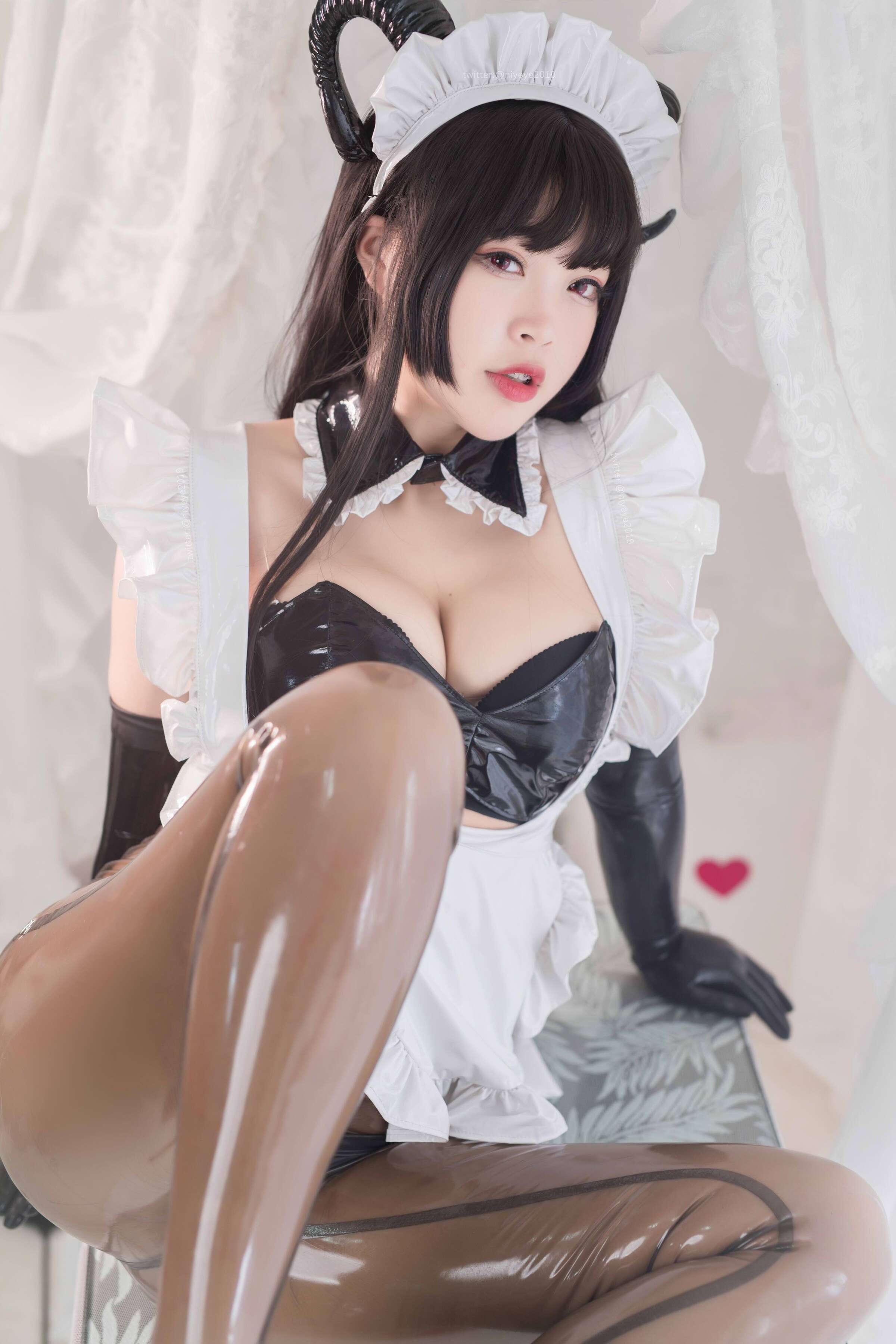 (Bai Ye) - Latex Succubus Sister