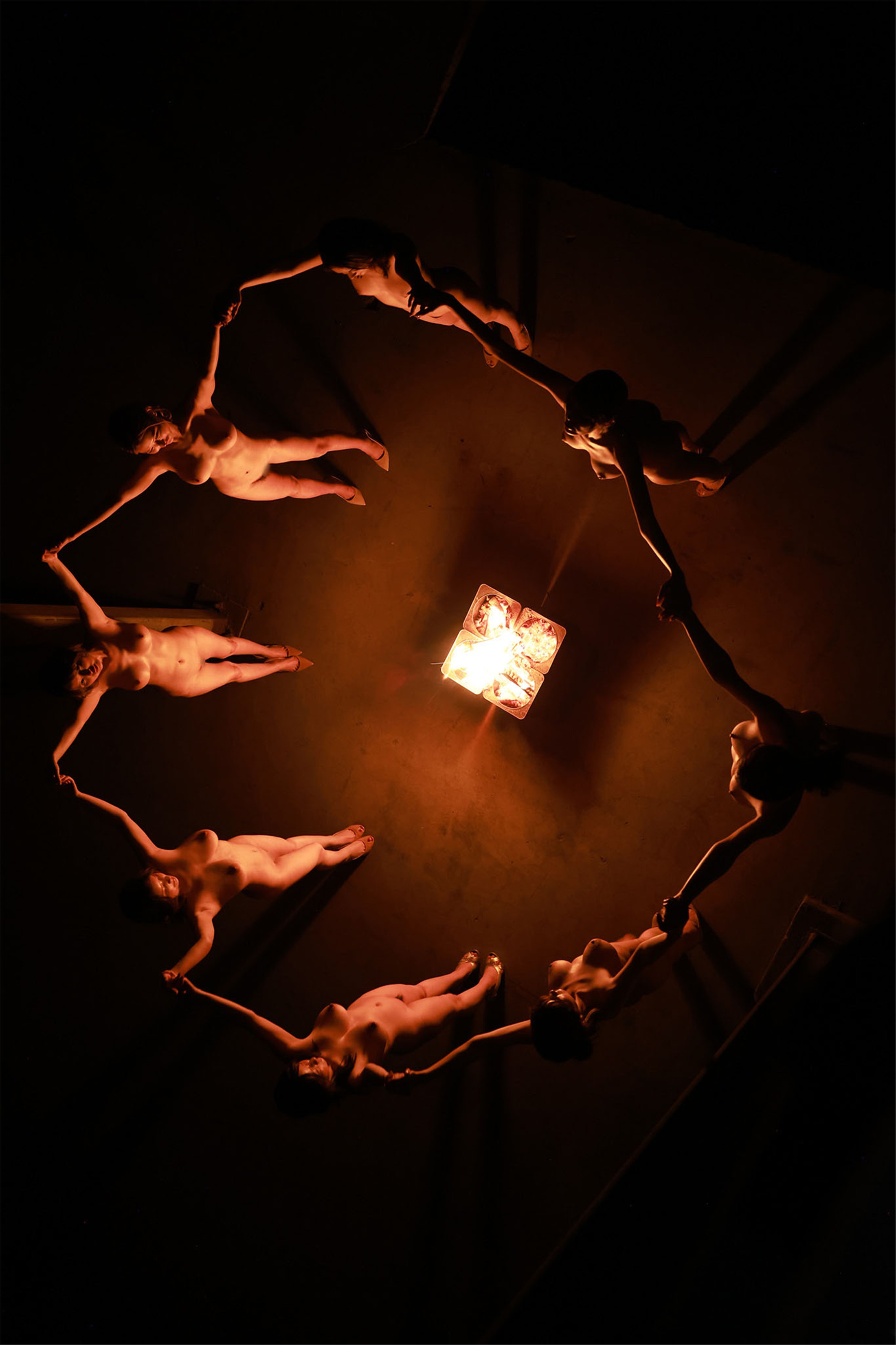8woman ラストダンス 裸女神∞景 写真集 108P